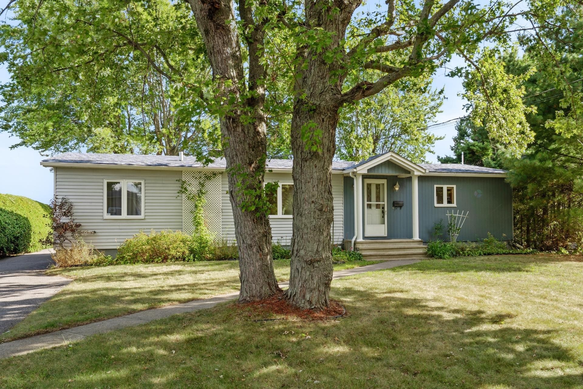 









724


Av. de Venise O.

,
Venise-en-Québec,




QC
J0J2K0

