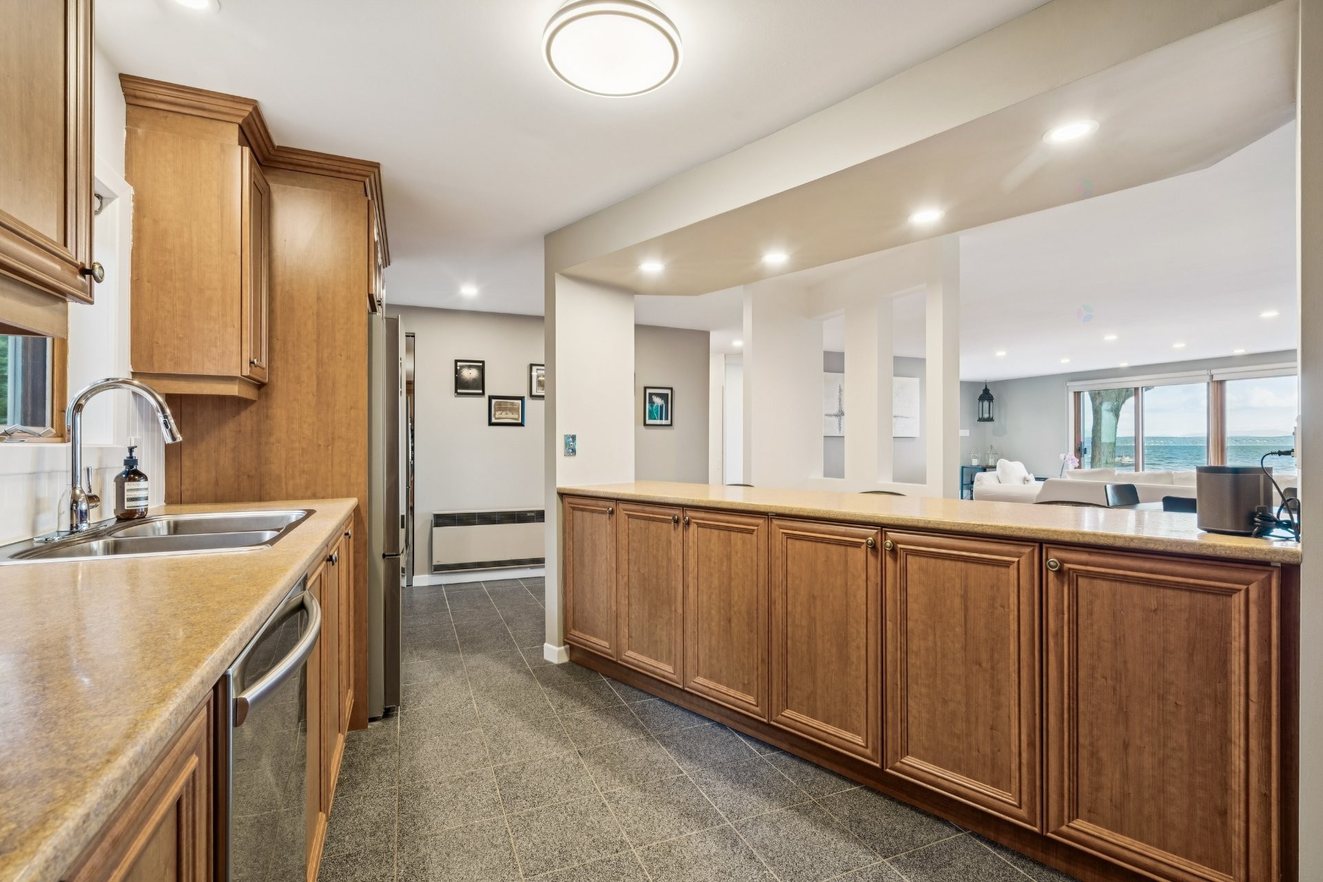 









724


Av. de Venise O.

,
Venise-en-Québec,




QC
J0J2K0


