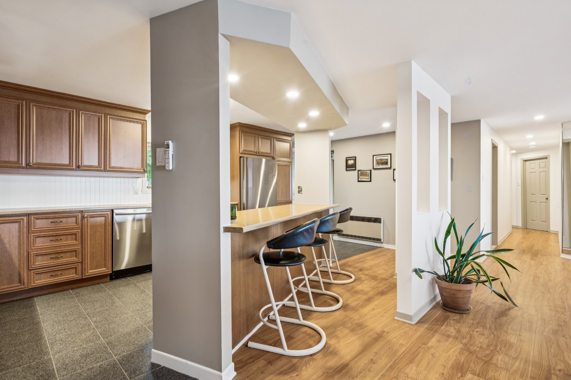 









724


Av. de Venise O.

,
Venise-en-Québec,




QC
J0J2K0

