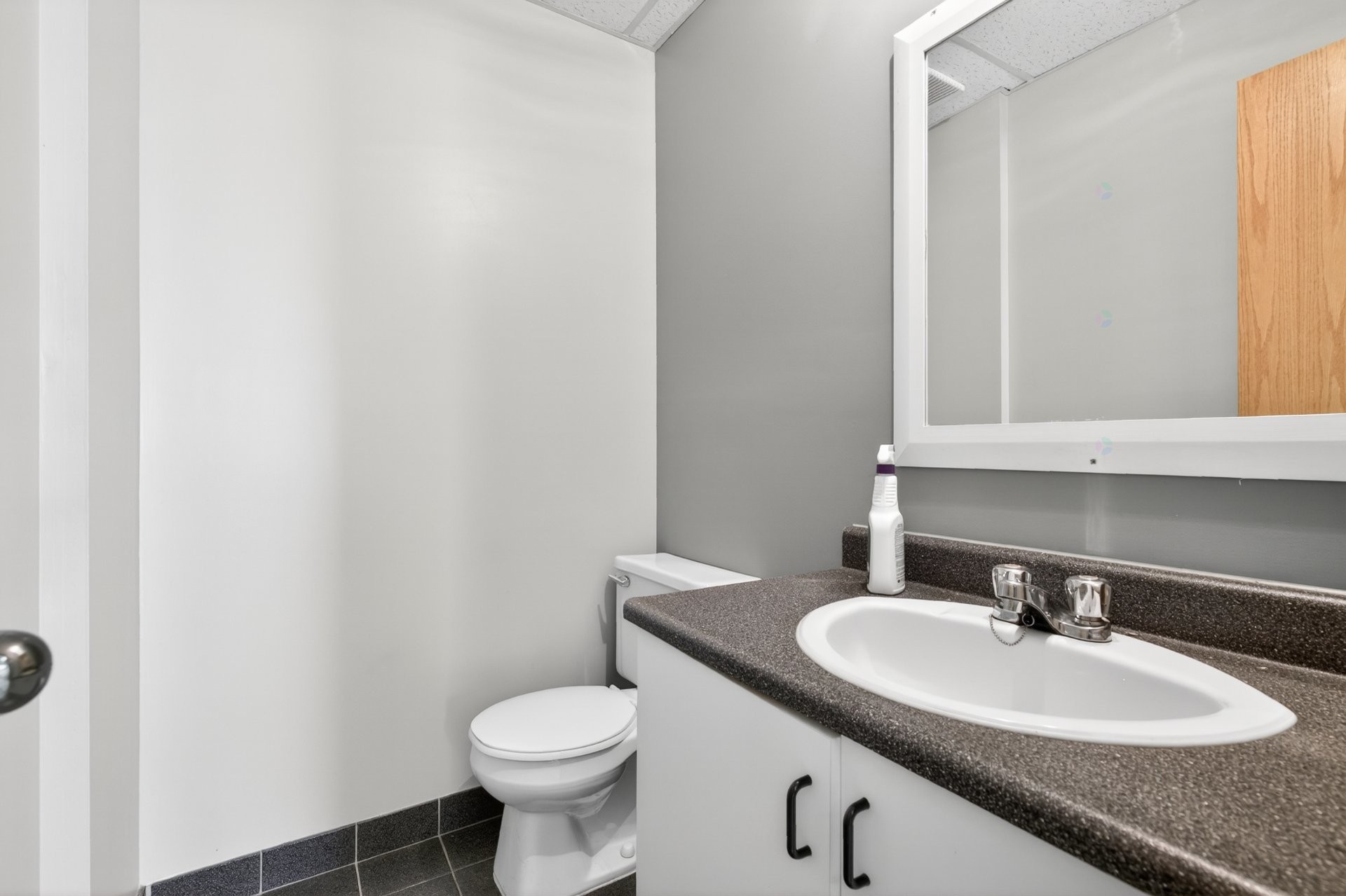 









1670


Place de Lierre

,
Laval (Vimont),




QC
H7G4X7

