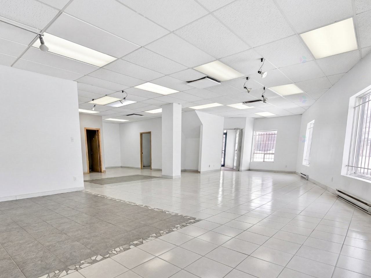 









1670


Place de Lierre

,
Laval (Vimont),




QC
H7G4X7


