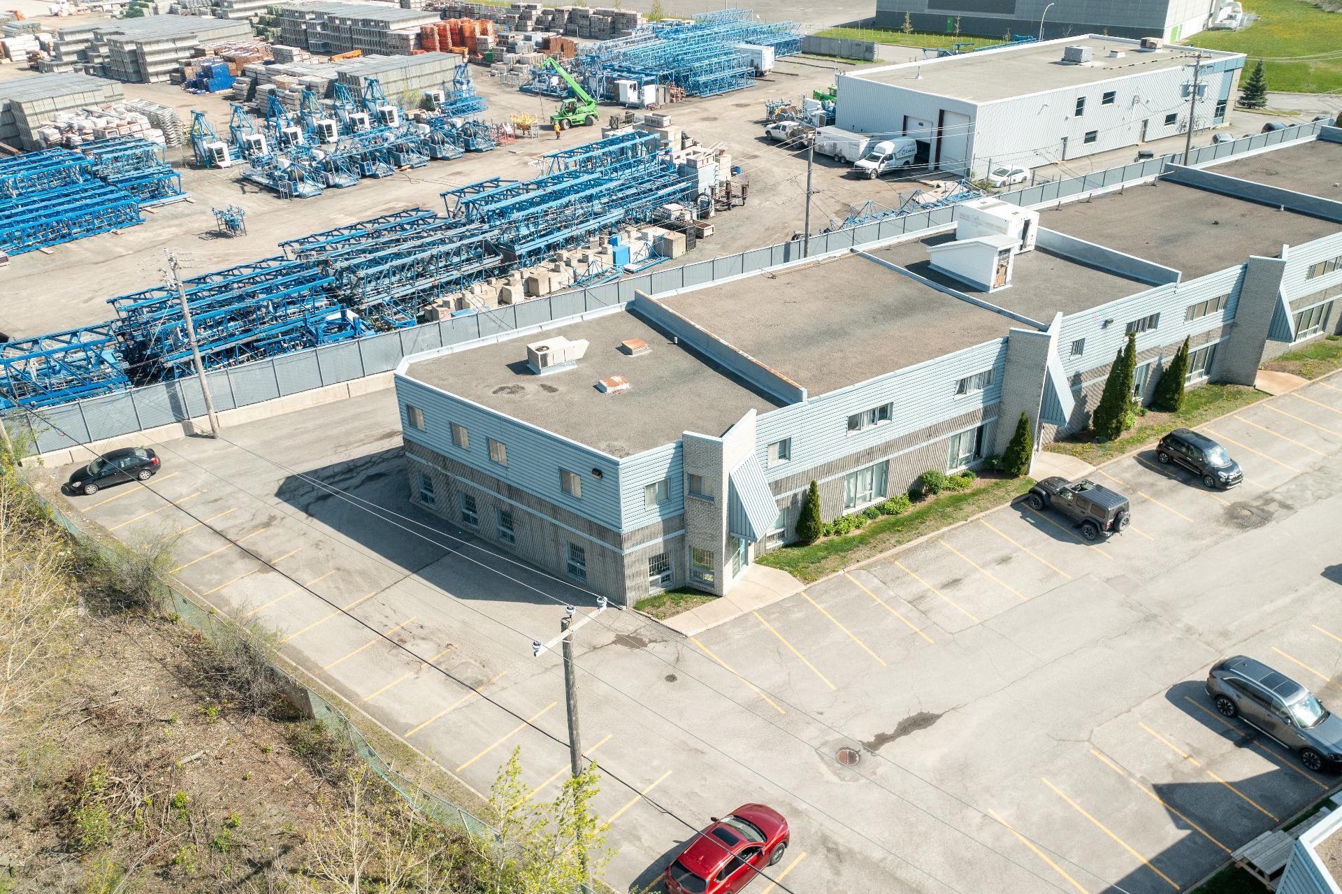 









1670


Place de Lierre

,
Laval (Vimont),




QC
H7G4X7

