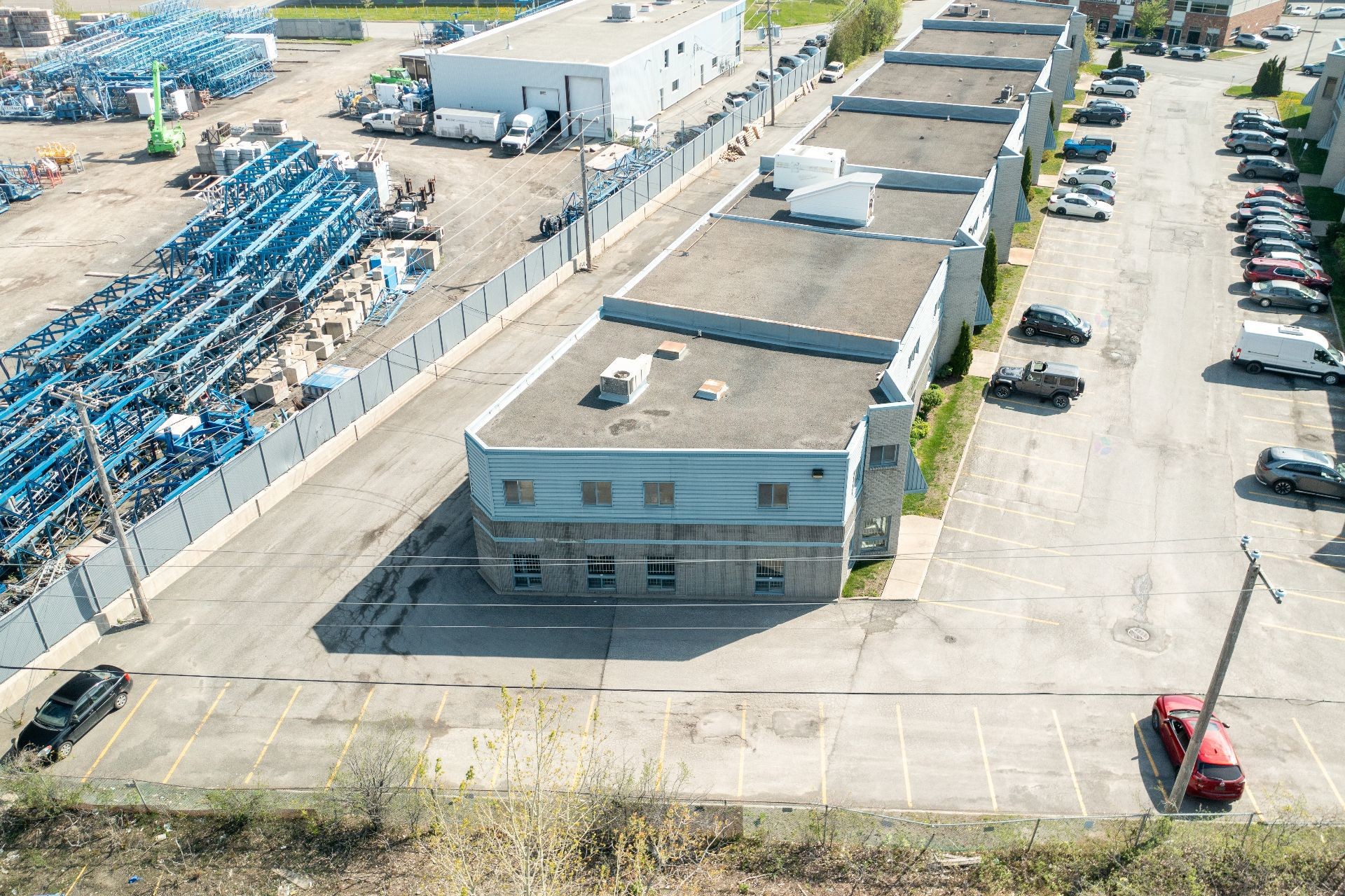 









1670


Place de Lierre

,
Laval (Vimont),




QC
H7G4X7


