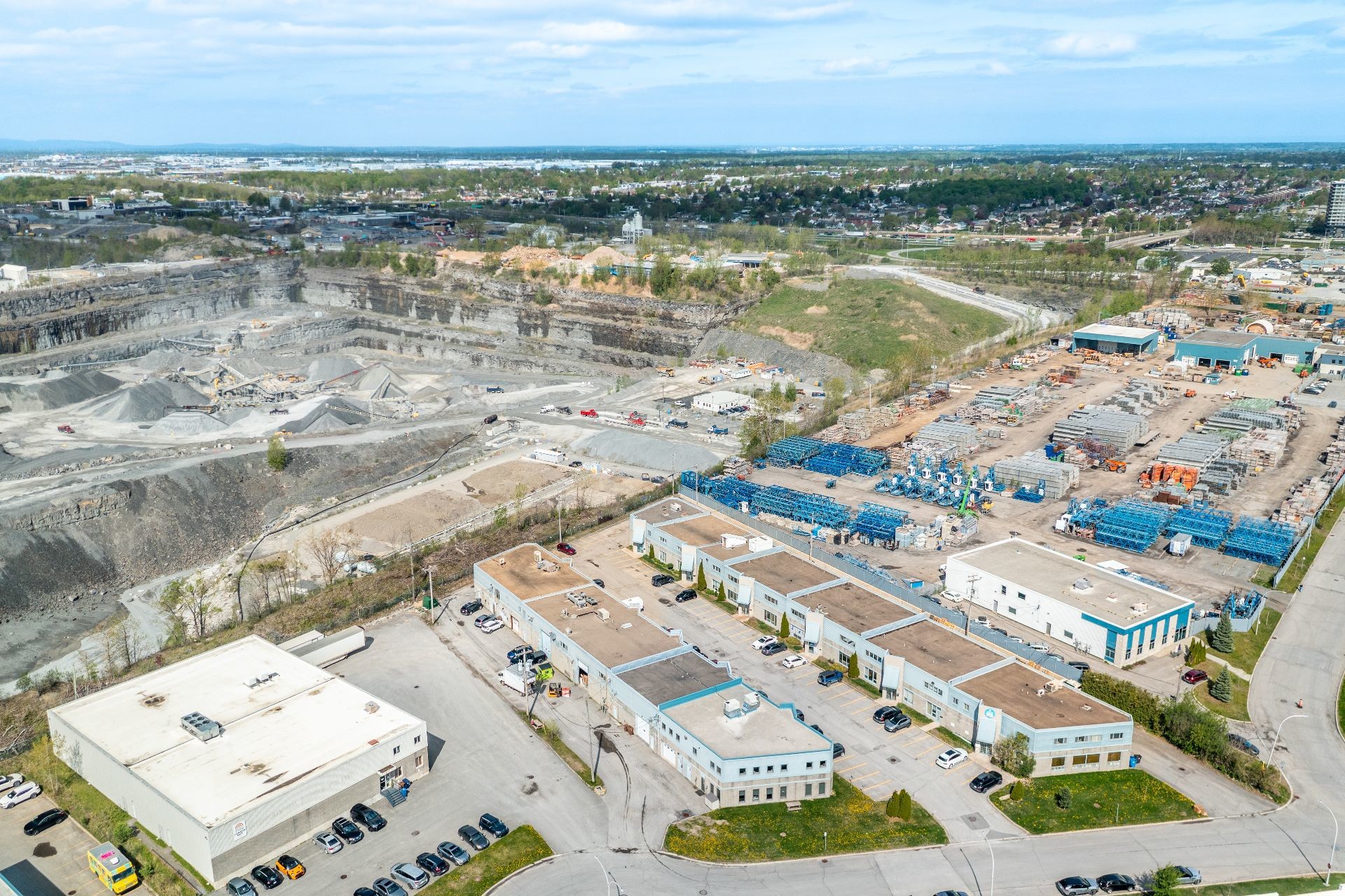 









1670


Place de Lierre

,
Laval (Vimont),




QC
H7G4X7

