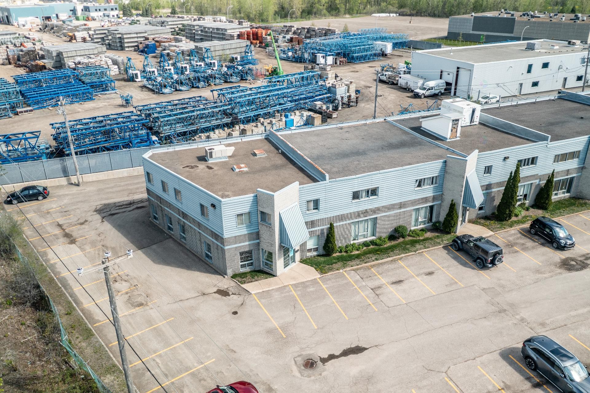 









1670


Place de Lierre

,
Laval (Vimont),




QC
H7G4X7

