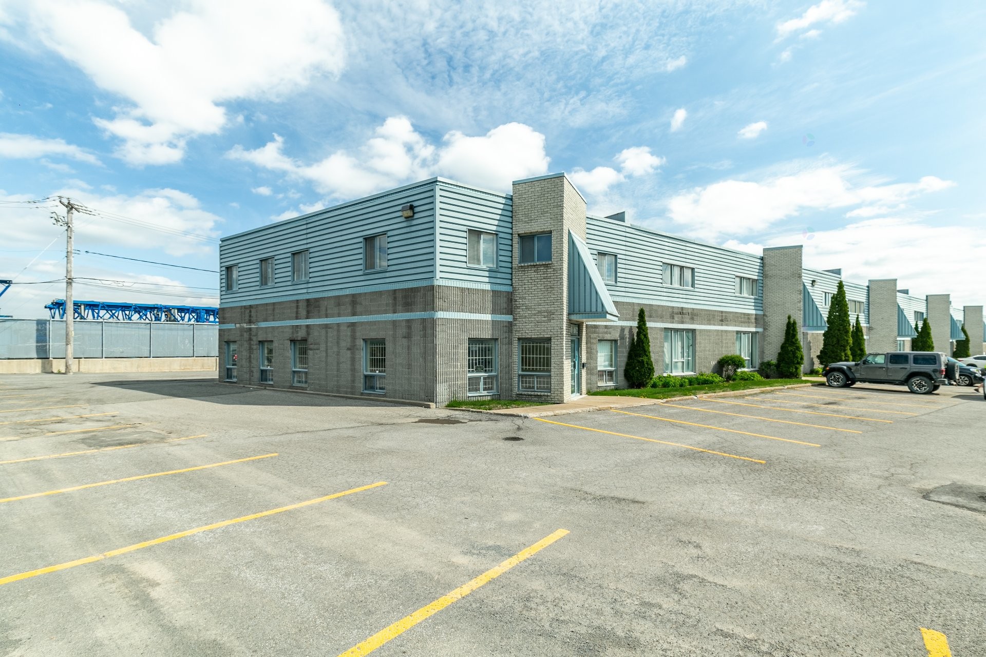 









1670


Place de Lierre

,
Laval (Vimont),




QC
H7G4X7

