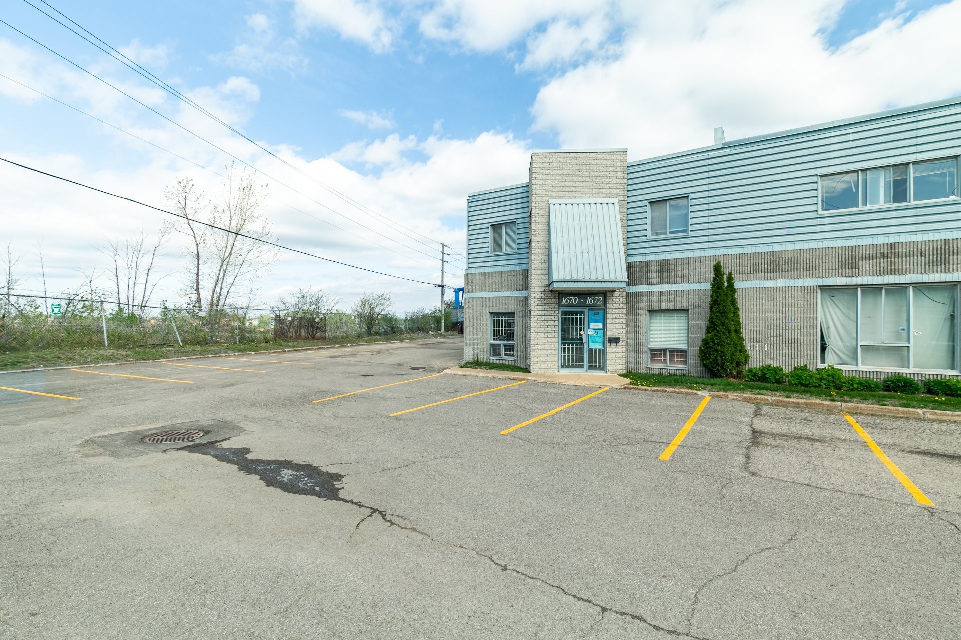 









1670


Place de Lierre

,
Laval (Vimont),




QC
H7G4X7

