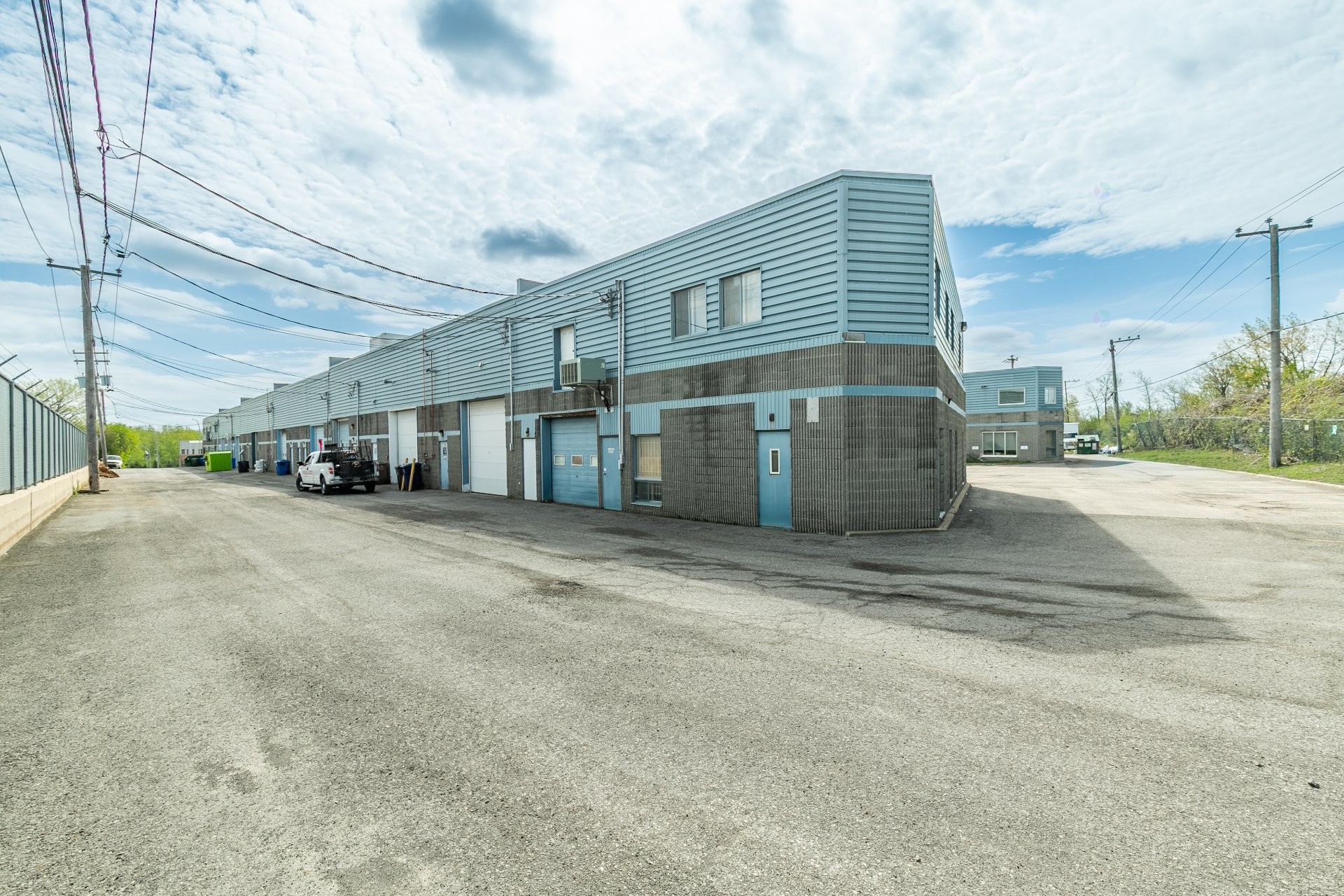 









1670


Place de Lierre

,
Laval (Vimont),




QC
H7G4X7

