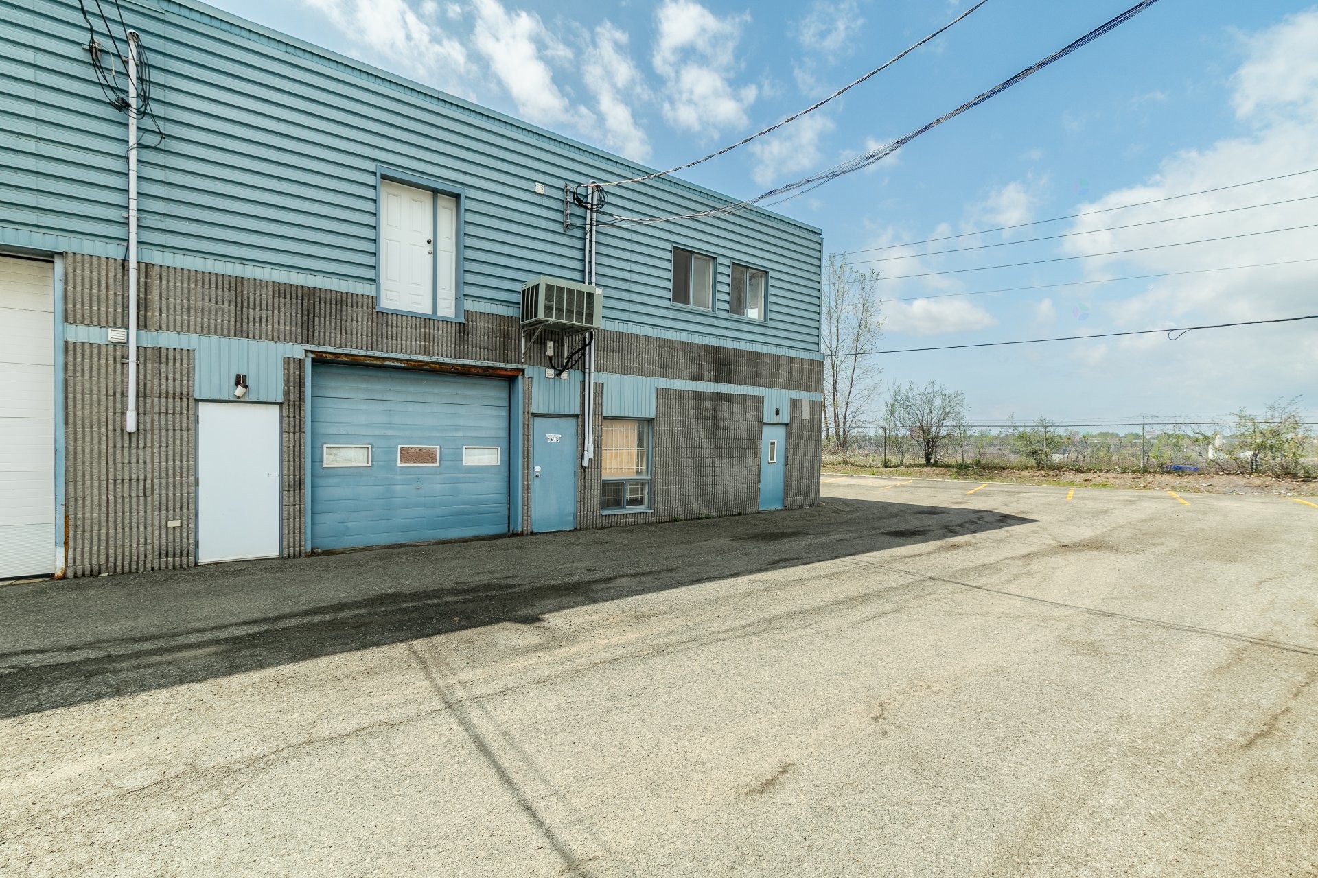 









1670


Place de Lierre

,
Laval (Vimont),




QC
H7G4X7

