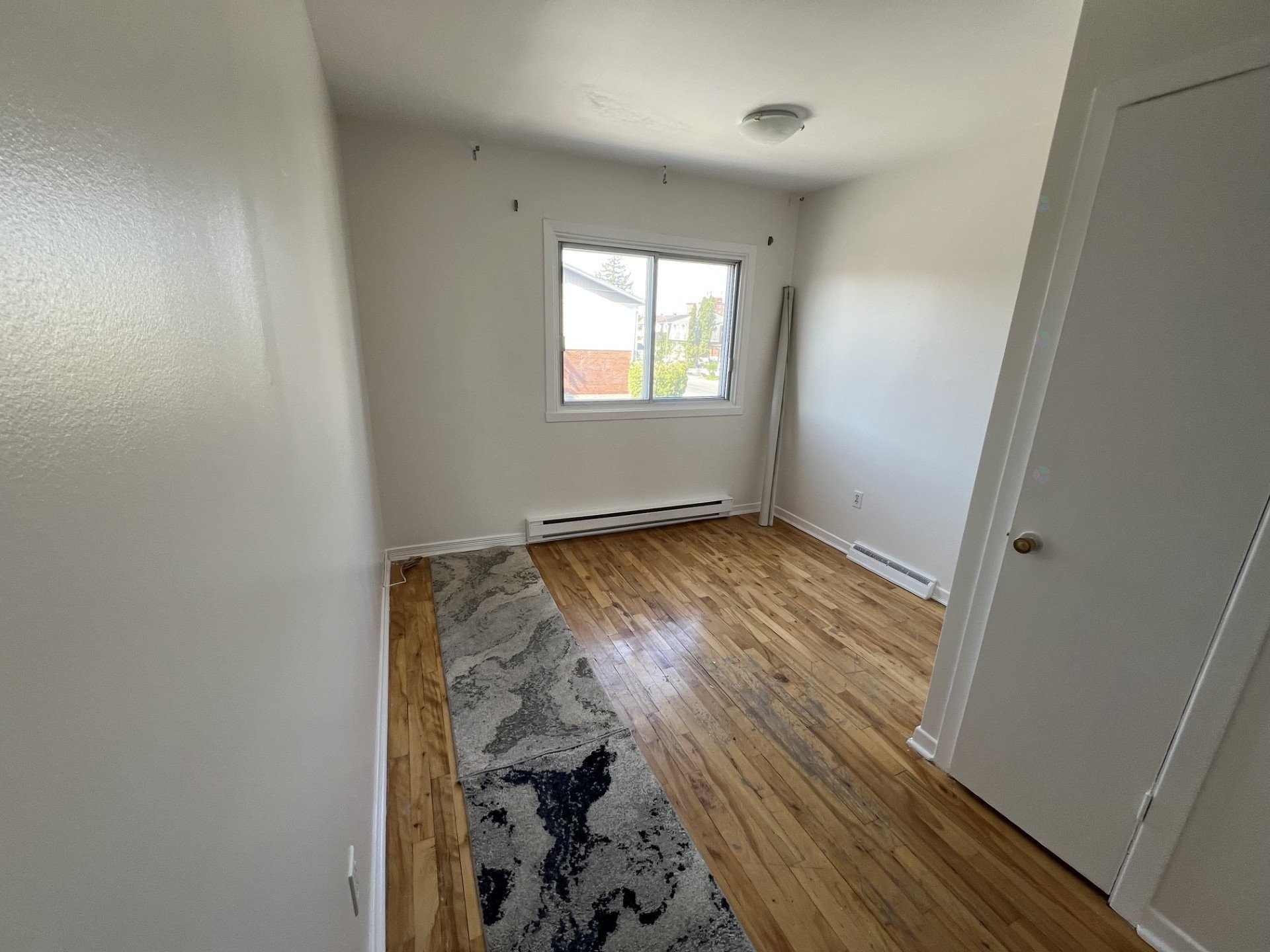 









993


Rue Melville

,
Laval (Chomedey),




QC
H7W4E6

