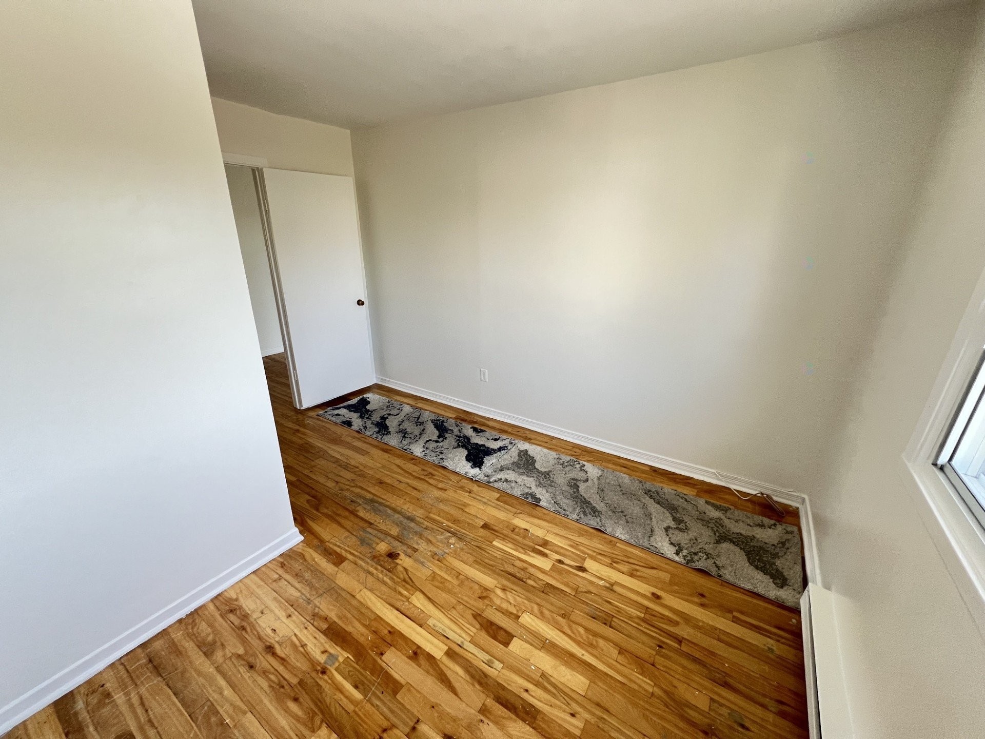









993


Rue Melville

,
Laval (Chomedey),




QC
H7W4E6

