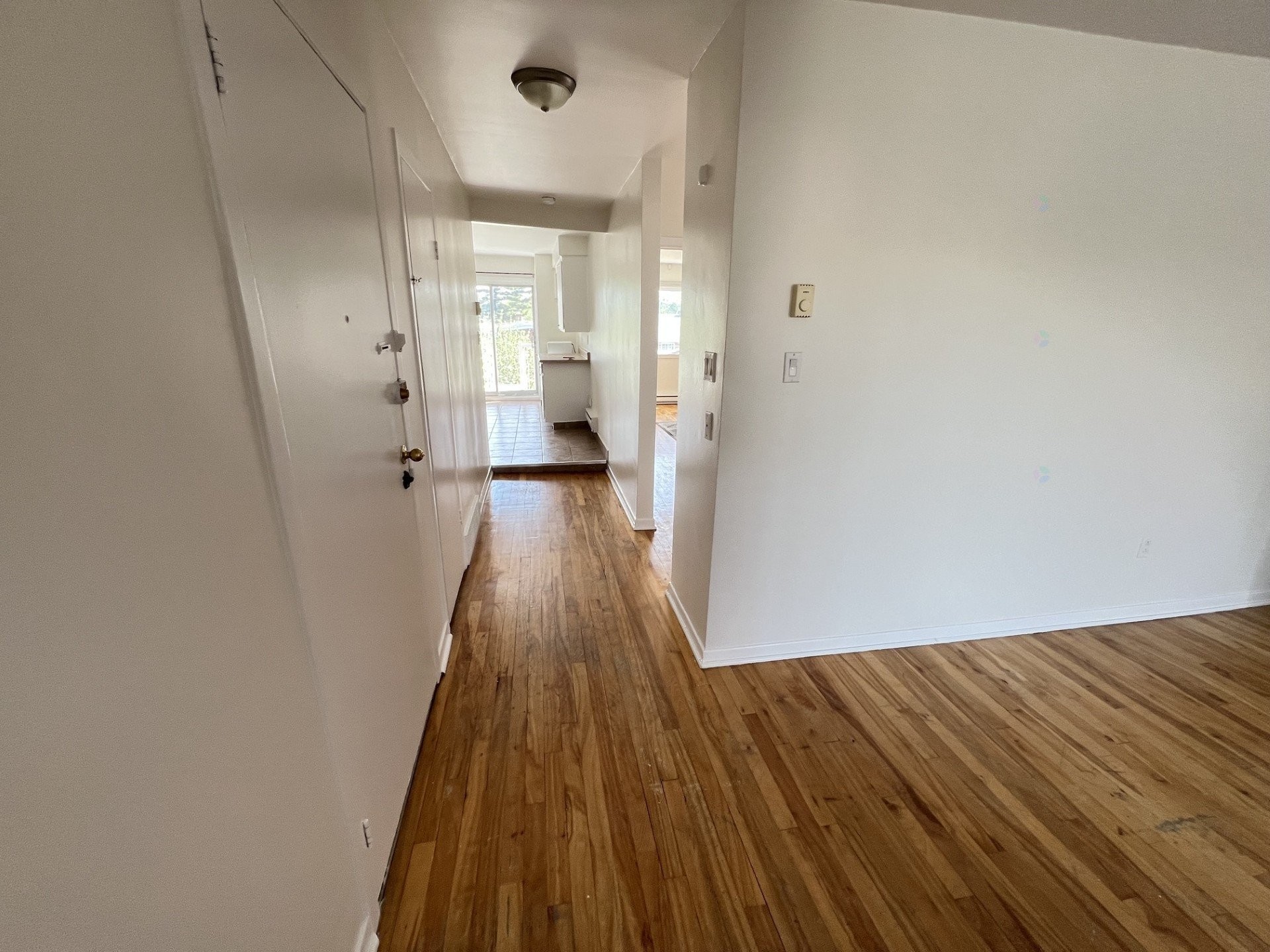 









993


Rue Melville

,
Laval (Chomedey),




QC
H7W4E6

