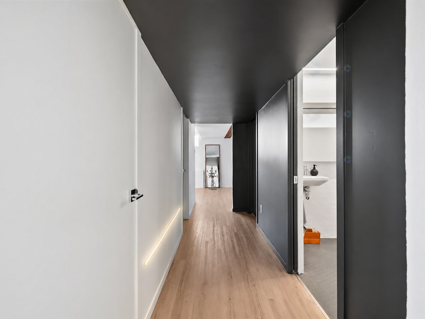









3230


Rue McCarthy

,
Montréal (Saint-Laurent),




QC
H4K2A2

