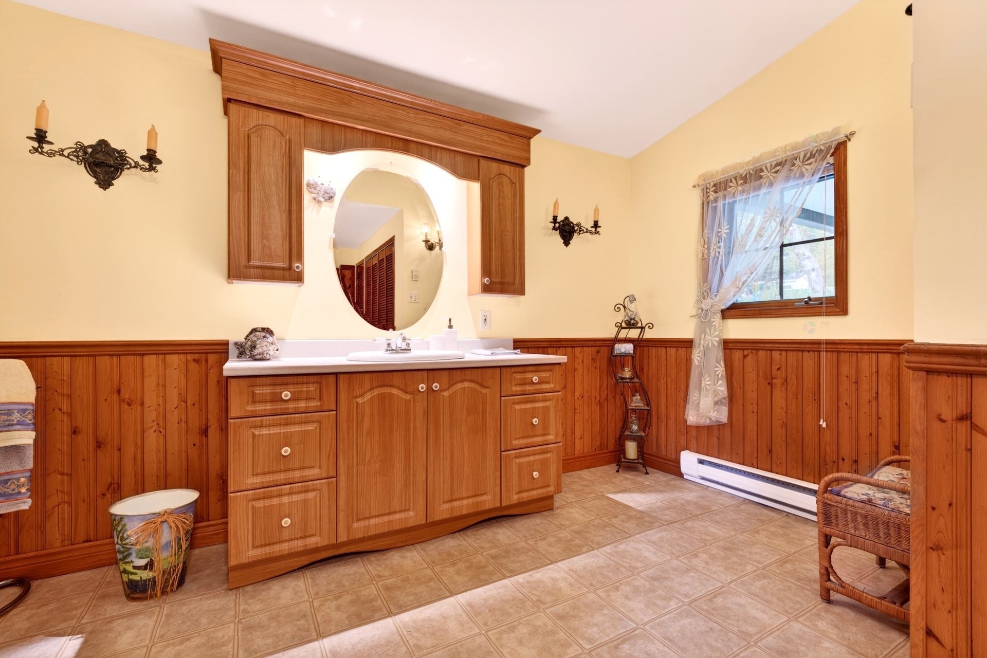 









120


Rue Nicolas-Viel

,
Magog,




QC
J1X3T9

