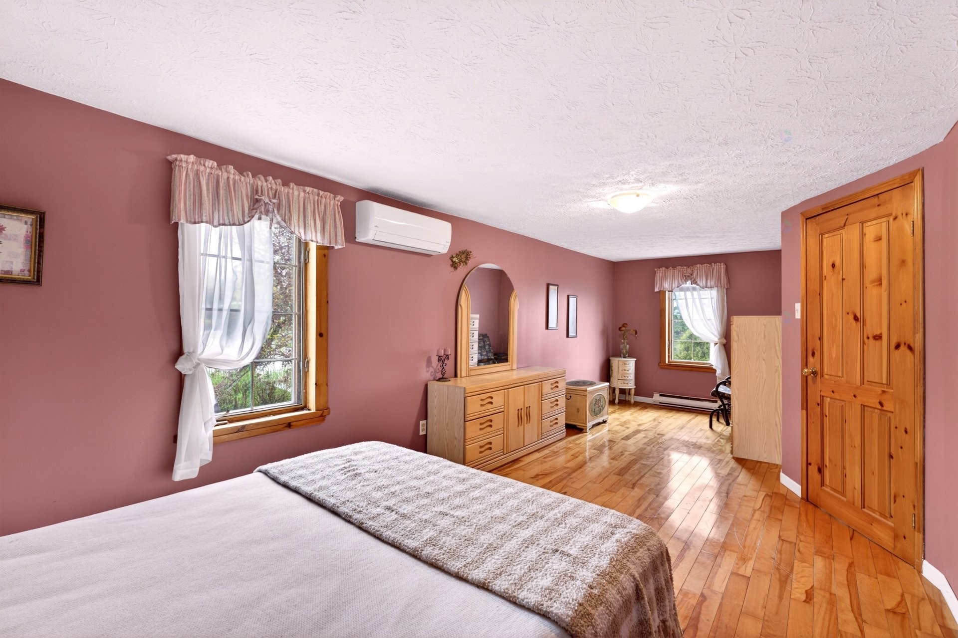 









120


Rue Nicolas-Viel

,
Magog,




QC
J1X3T9

