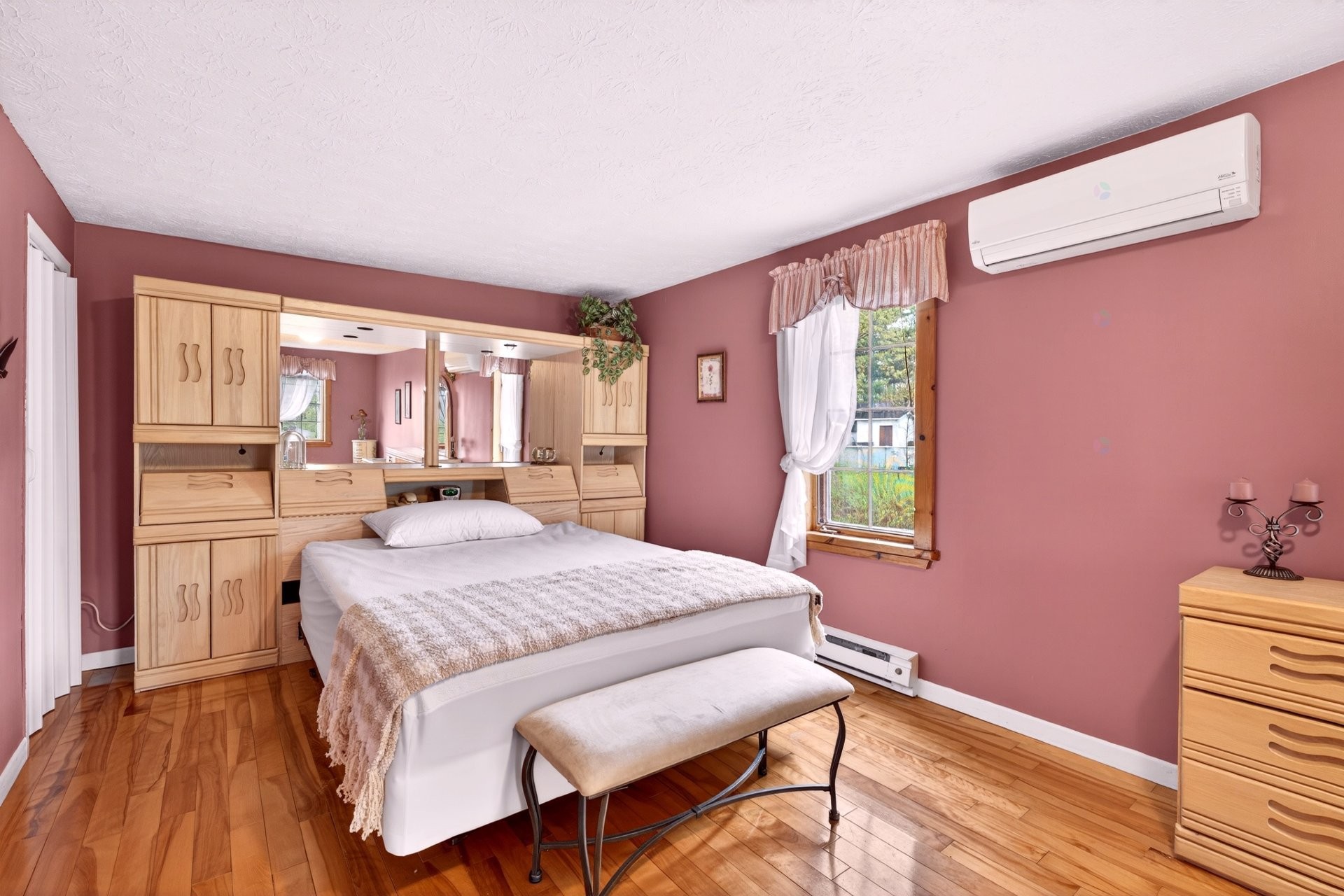 









120


Rue Nicolas-Viel

,
Magog,




QC
J1X3T9

