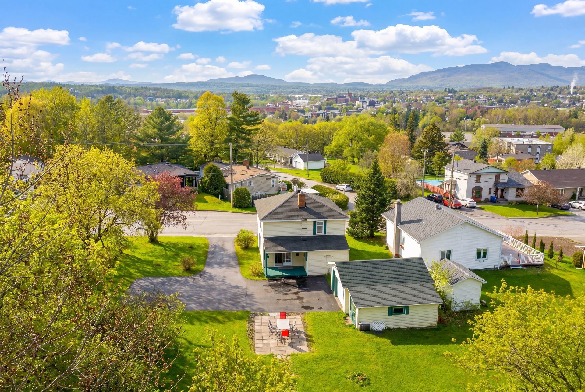 









120


Rue Nicolas-Viel

,
Magog,




QC
J1X3T9

