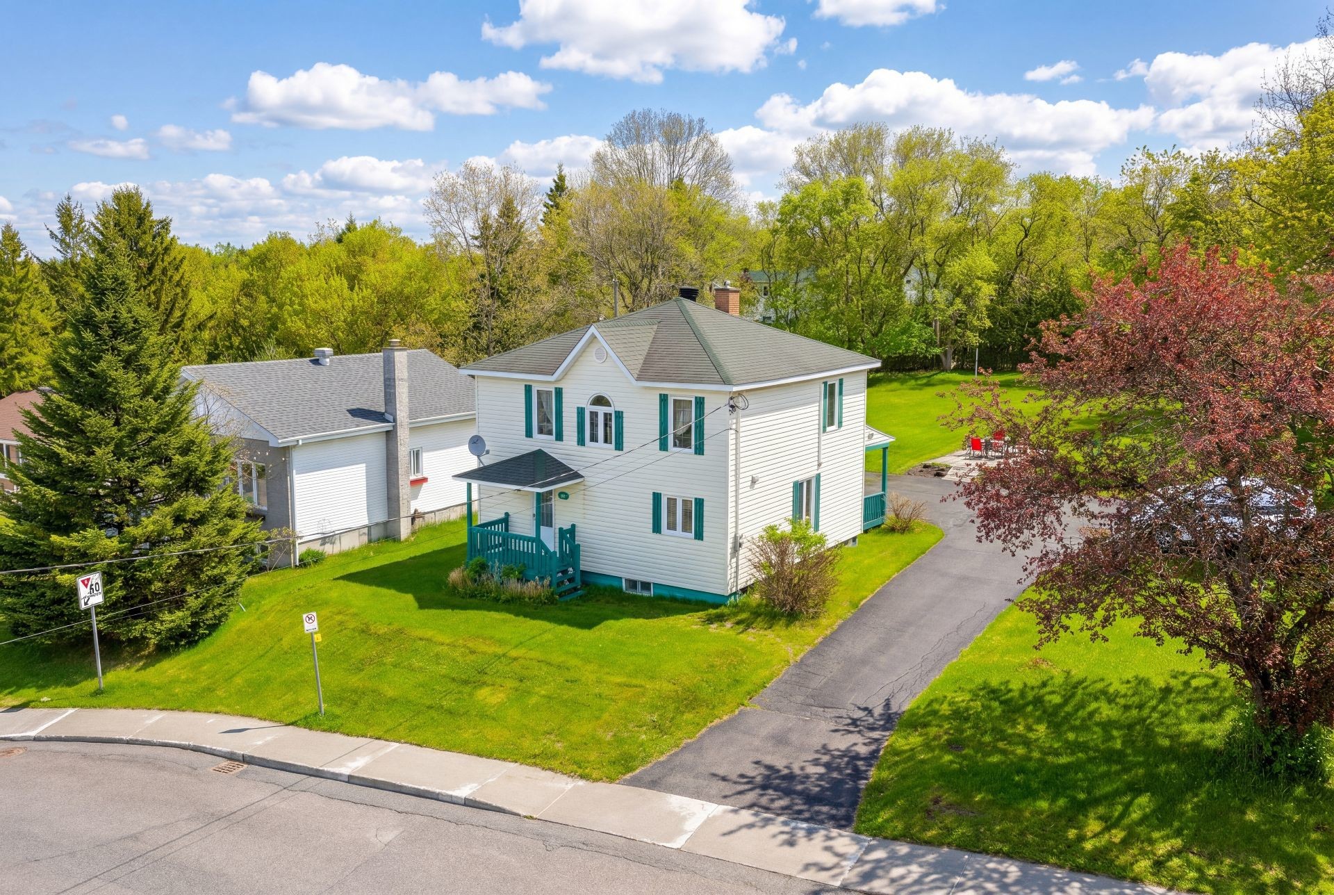 









120


Rue Nicolas-Viel

,
Magog,




QC
J1X3T9

