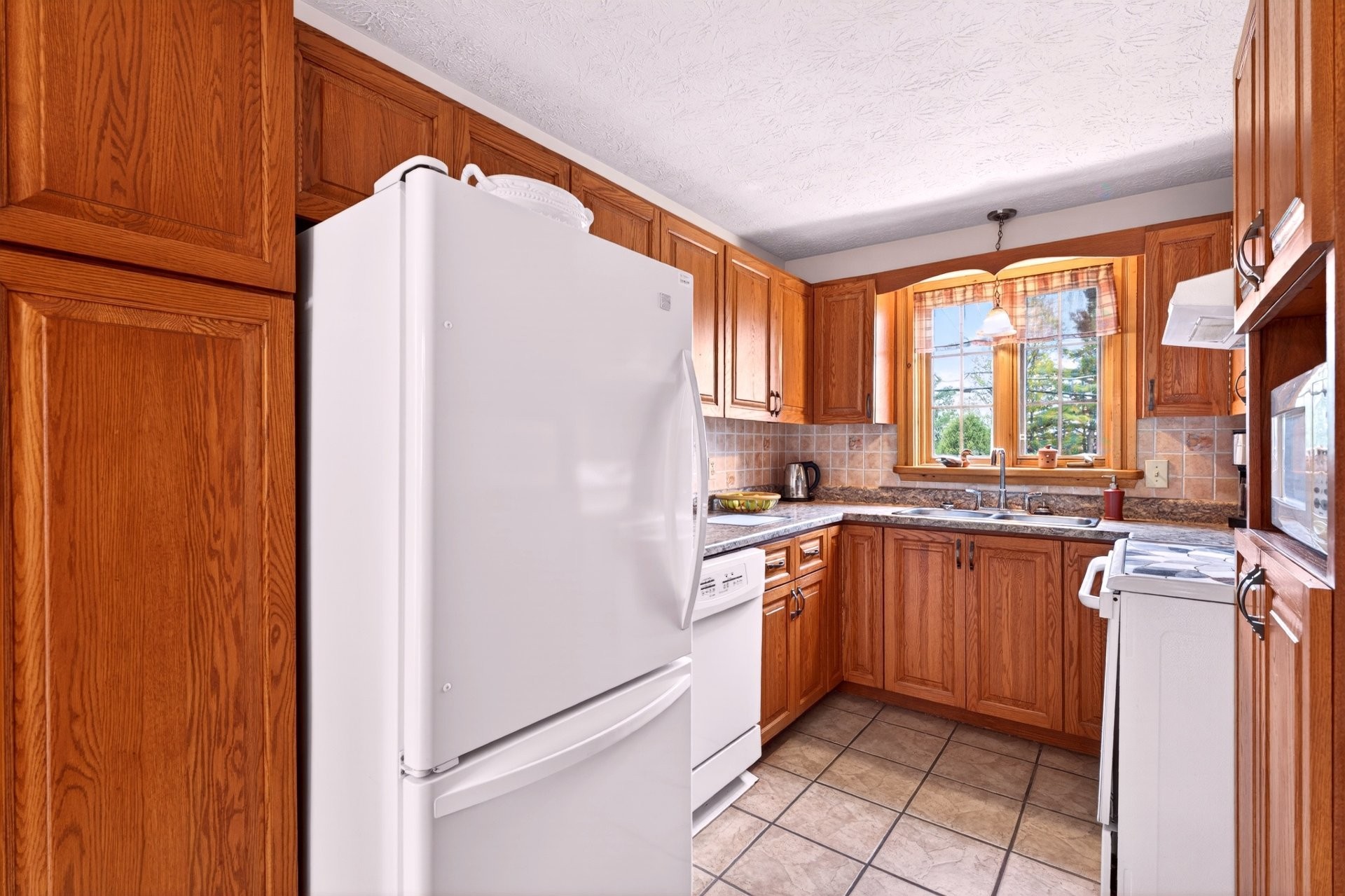









120


Rue Nicolas-Viel

,
Magog,




QC
J1X3T9

