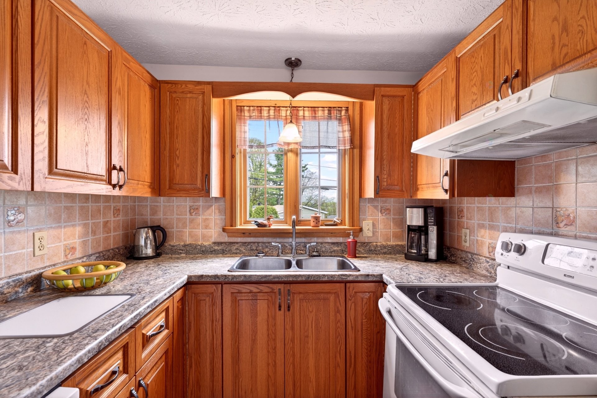 









120


Rue Nicolas-Viel

,
Magog,




QC
J1X3T9


