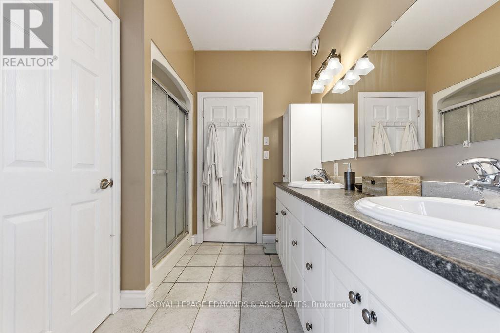 












700 POINT CHURCH DRIVE

,
North Algona Wilberforce,




Ontario
K0L3C0

