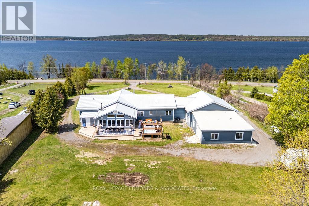 












700 POINT CHURCH DRIVE

,
North Algona Wilberforce,




Ontario
K0L3C0

