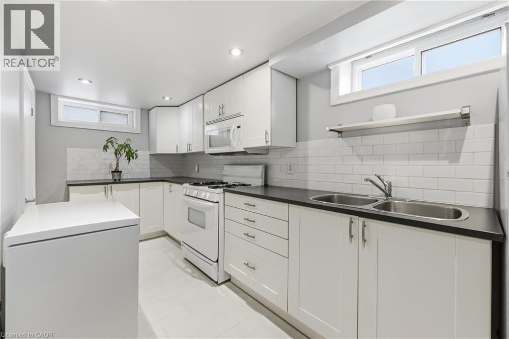 












168 NUGENT Drive

,
Hamilton,




Ontario
L8H2N4


