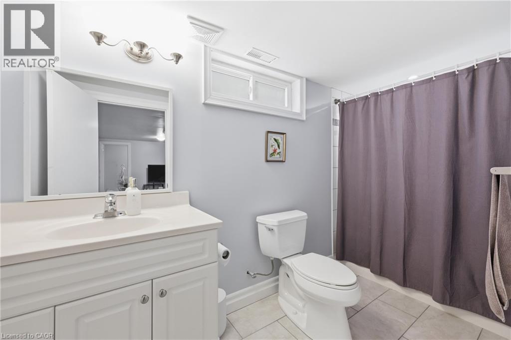 












168 NUGENT Drive

,
Hamilton,




Ontario
L8H2N4


