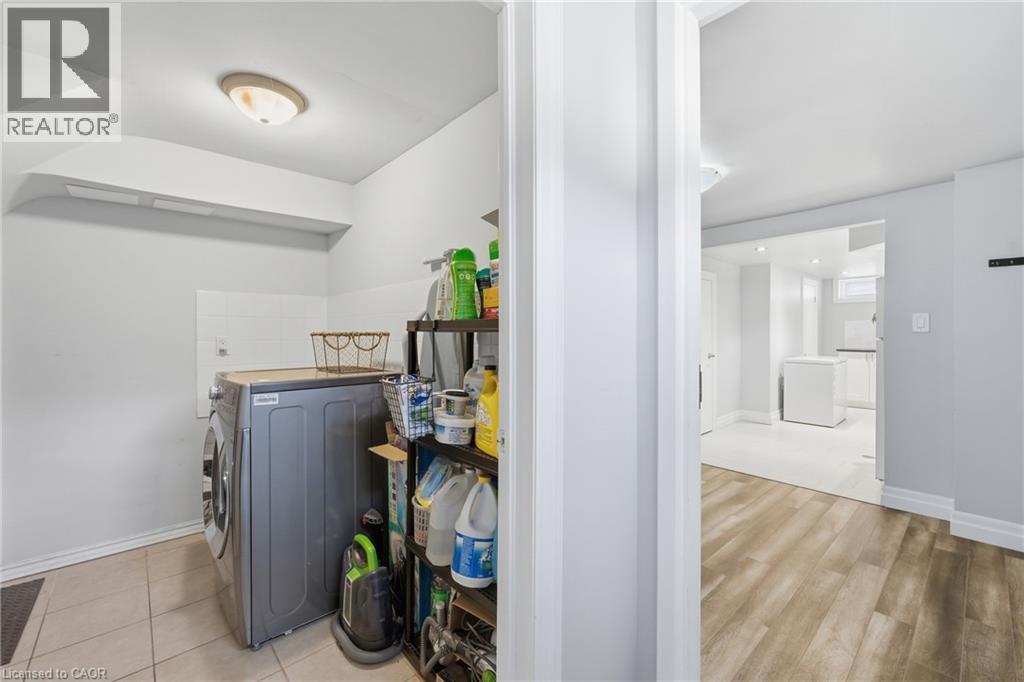 












168 NUGENT Drive

,
Hamilton,




Ontario
L8H2N4

