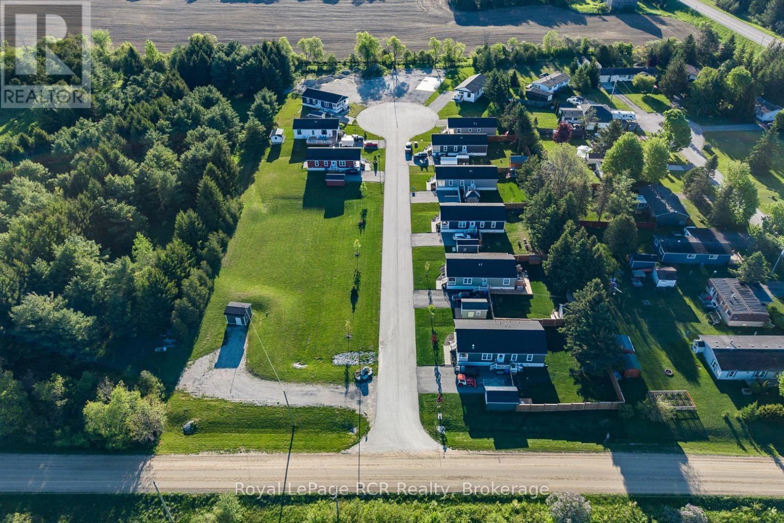 












210 SPRUCE DRIVE

,
West Grey,




Ontario
N4N3B8

