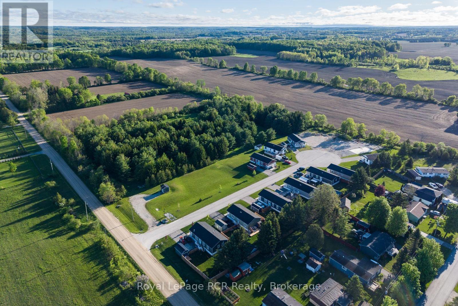 












210 SPRUCE DRIVE

,
West Grey,




Ontario
N4N3B8

