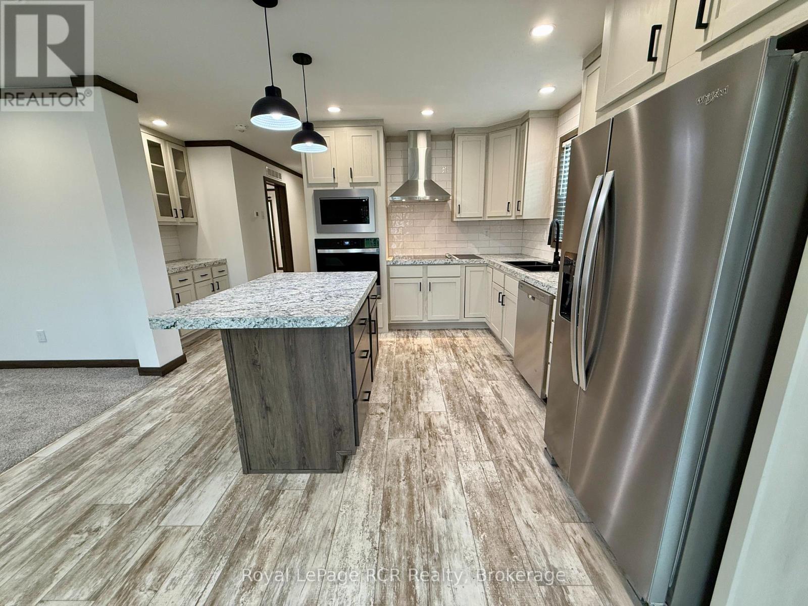 












210 SPRUCE DRIVE

,
West Grey,




Ontario
N4N3B8

