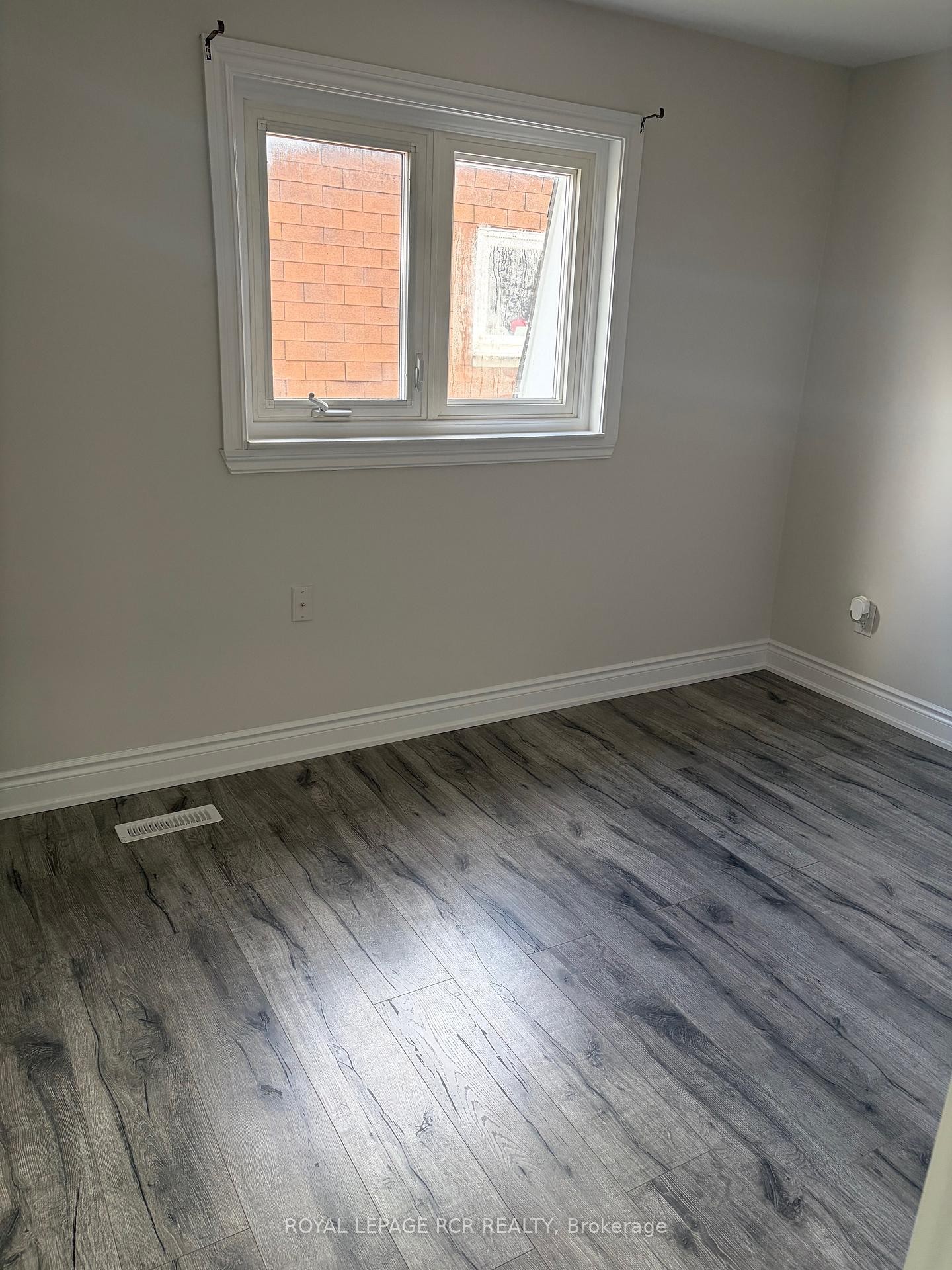 









41


Town House

Crescent,
Brampton,




ON
L6W 3G3

