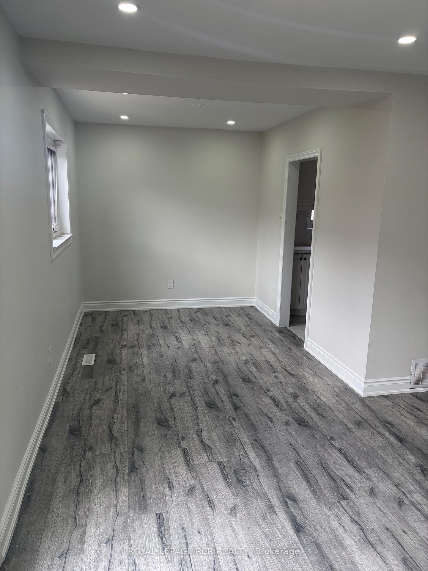 









41


Town House

Crescent,
Brampton,




ON
L6W 3G3

