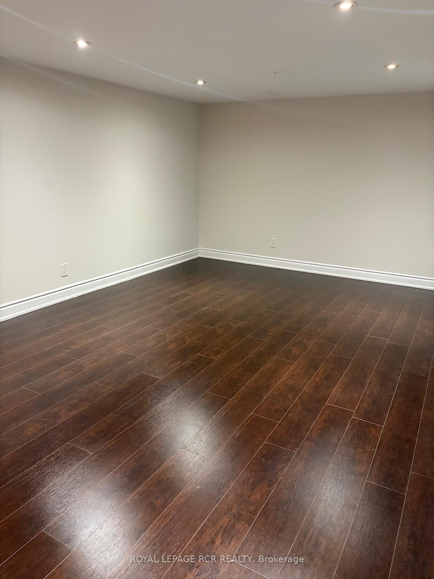 









41


Town House

Crescent,
Brampton,




ON
L6W 3G3

