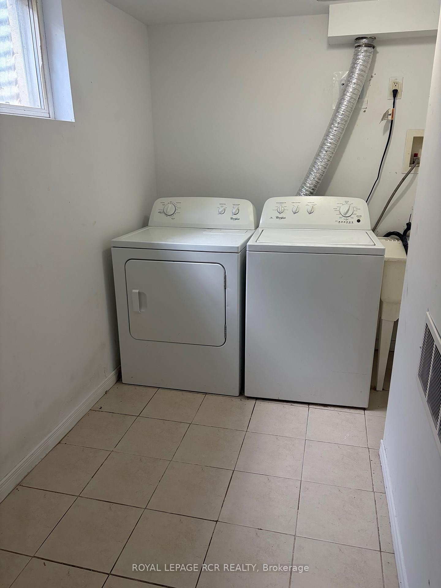 









41


Town House

Crescent,
Brampton,




ON
L6W 3G3


