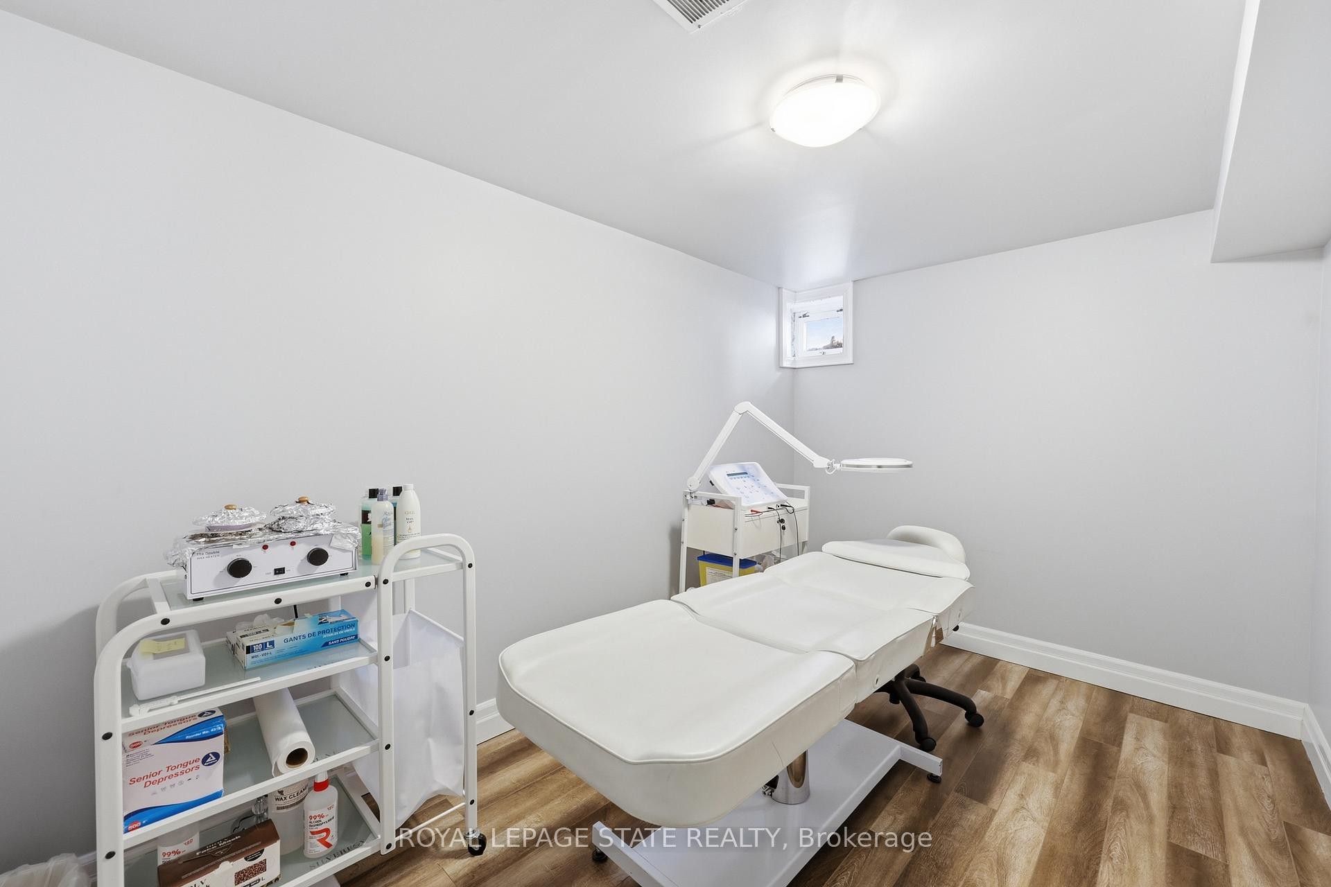 









168


Nugent

Drive,
Hamilton,




ON
L8H 2N4

