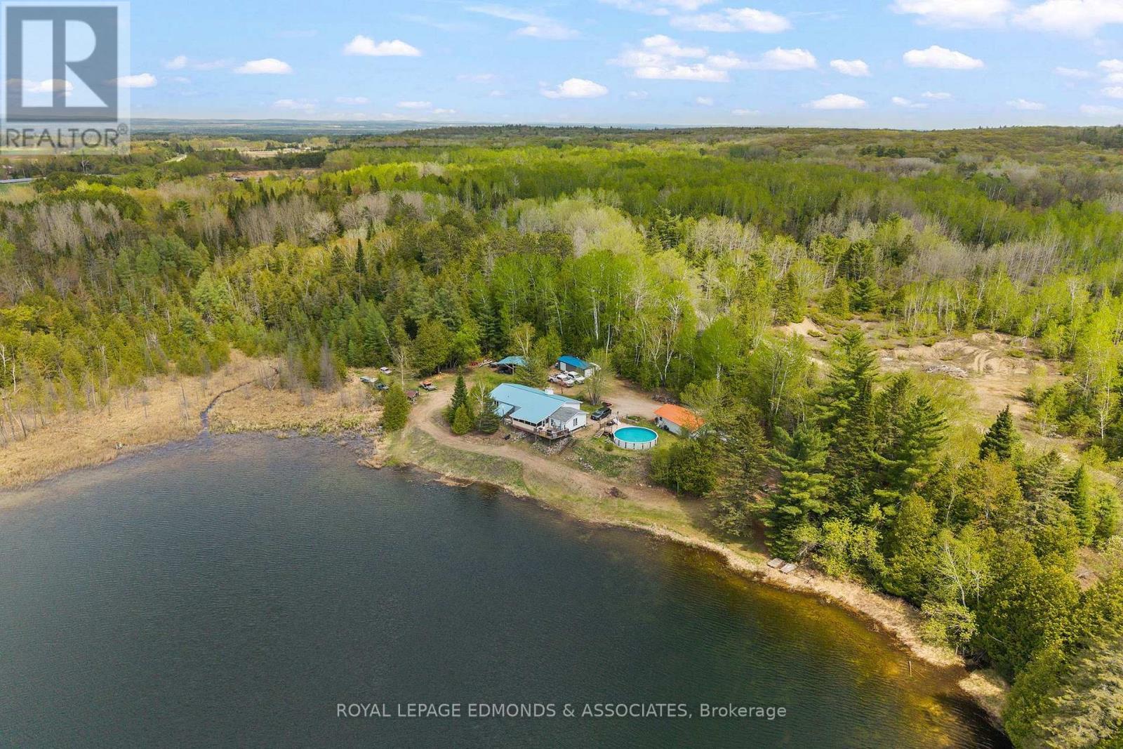 












164 GARDEN LAKE TRAIL

,
Whitewater Region,




Ontario
K0J1Y0

