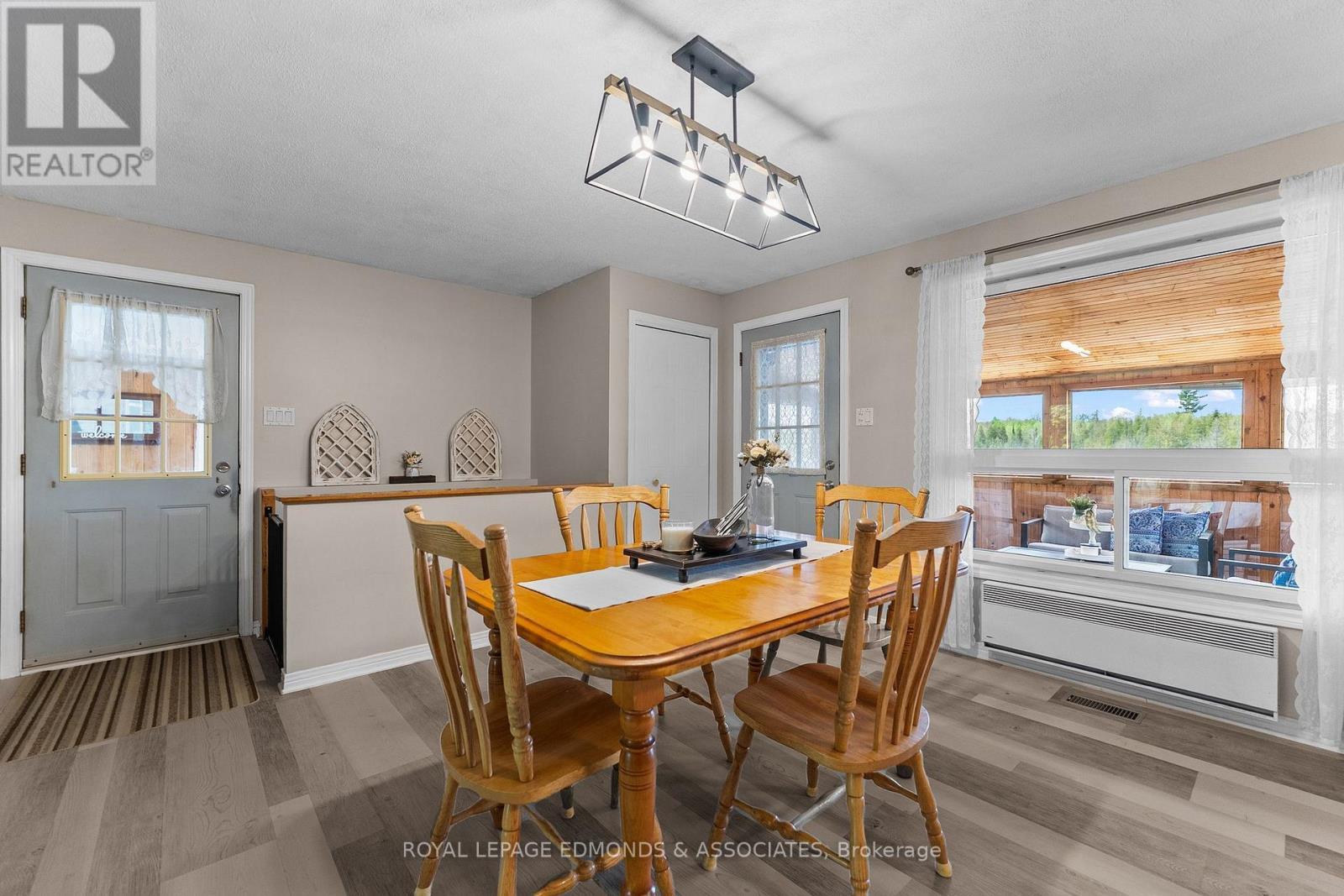 












164 GARDEN LAKE TRAIL

,
Whitewater Region,




Ontario
K0J1Y0

