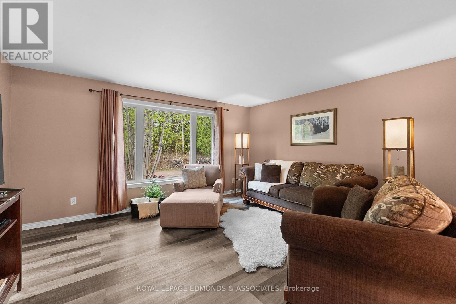 












164 GARDEN LAKE TRAIL

,
Whitewater Region,




Ontario
K0J1Y0

