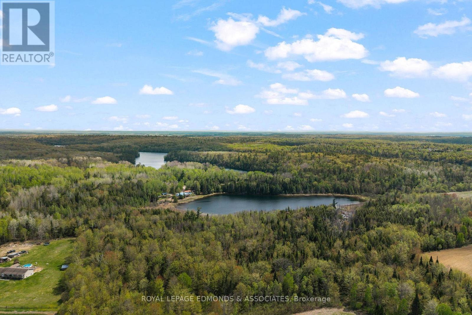 












164 GARDEN LAKE TRAIL

,
Whitewater Region,




Ontario
K0J1Y0

