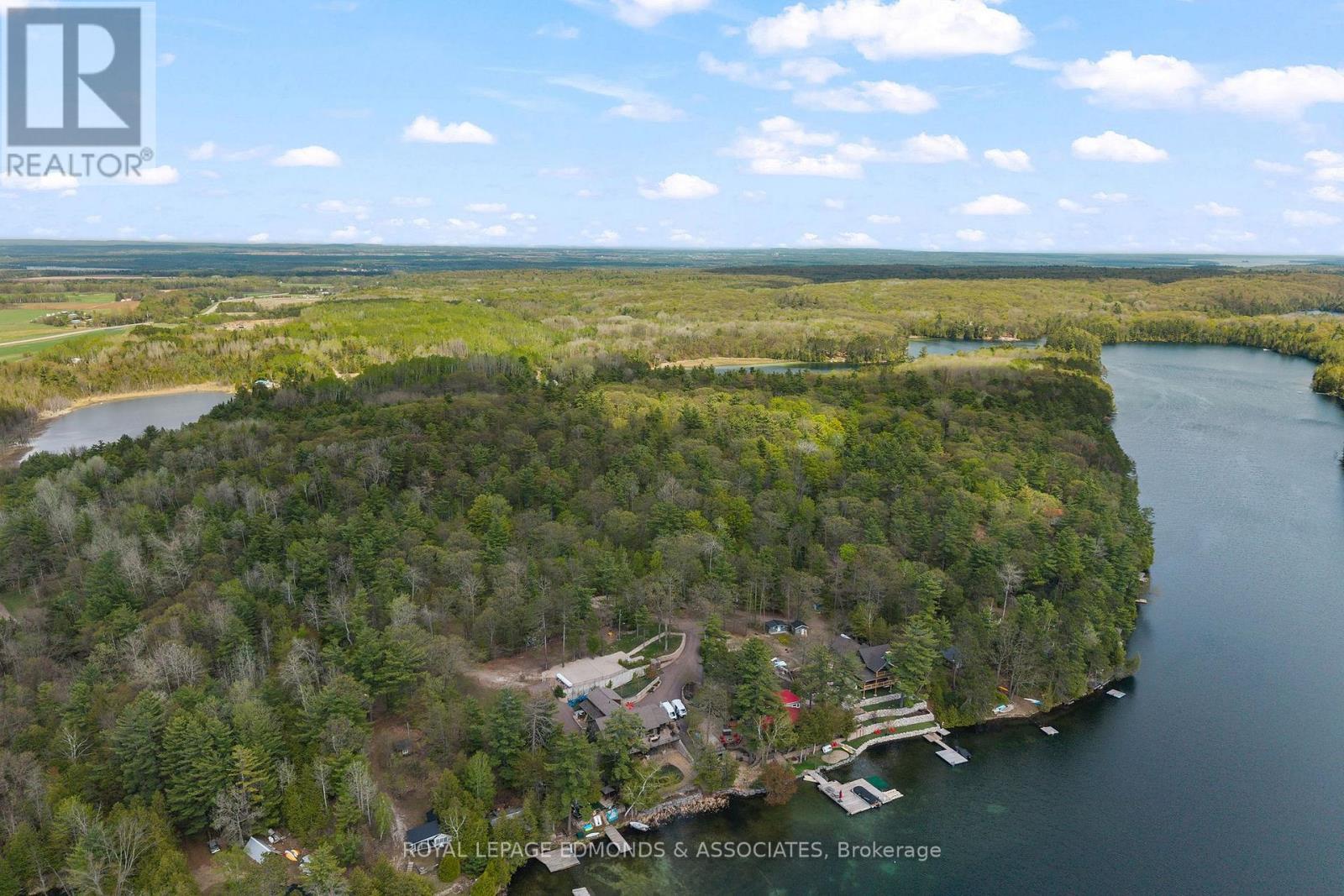 












164 GARDEN LAKE TRAIL

,
Whitewater Region,




Ontario
K0J1Y0

