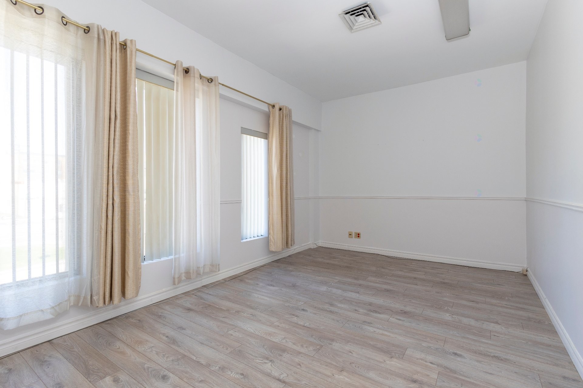 









28


Rue Dubois

,
Saint-Eustache,




QC
J7R1W7

