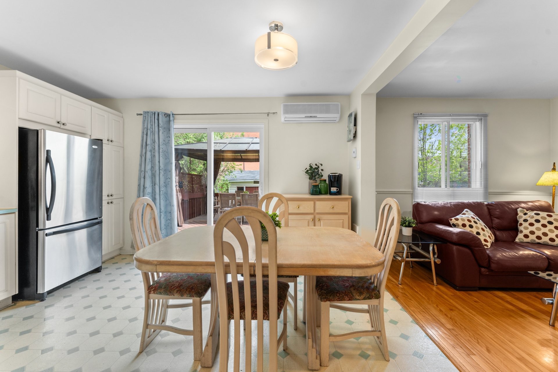 









2545


Av. Mercier

,
Montréal (Mercier/Hochelaga-Maisonneuve),




QC
H1L5H5

