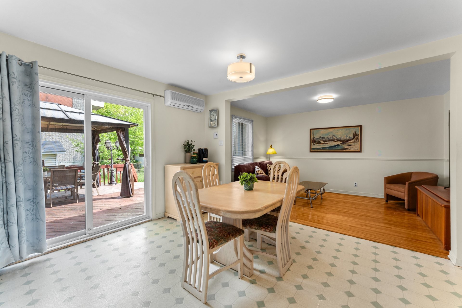 









2545


Av. Mercier

,
Montréal (Mercier/Hochelaga-Maisonneuve),




QC
H1L5H5

