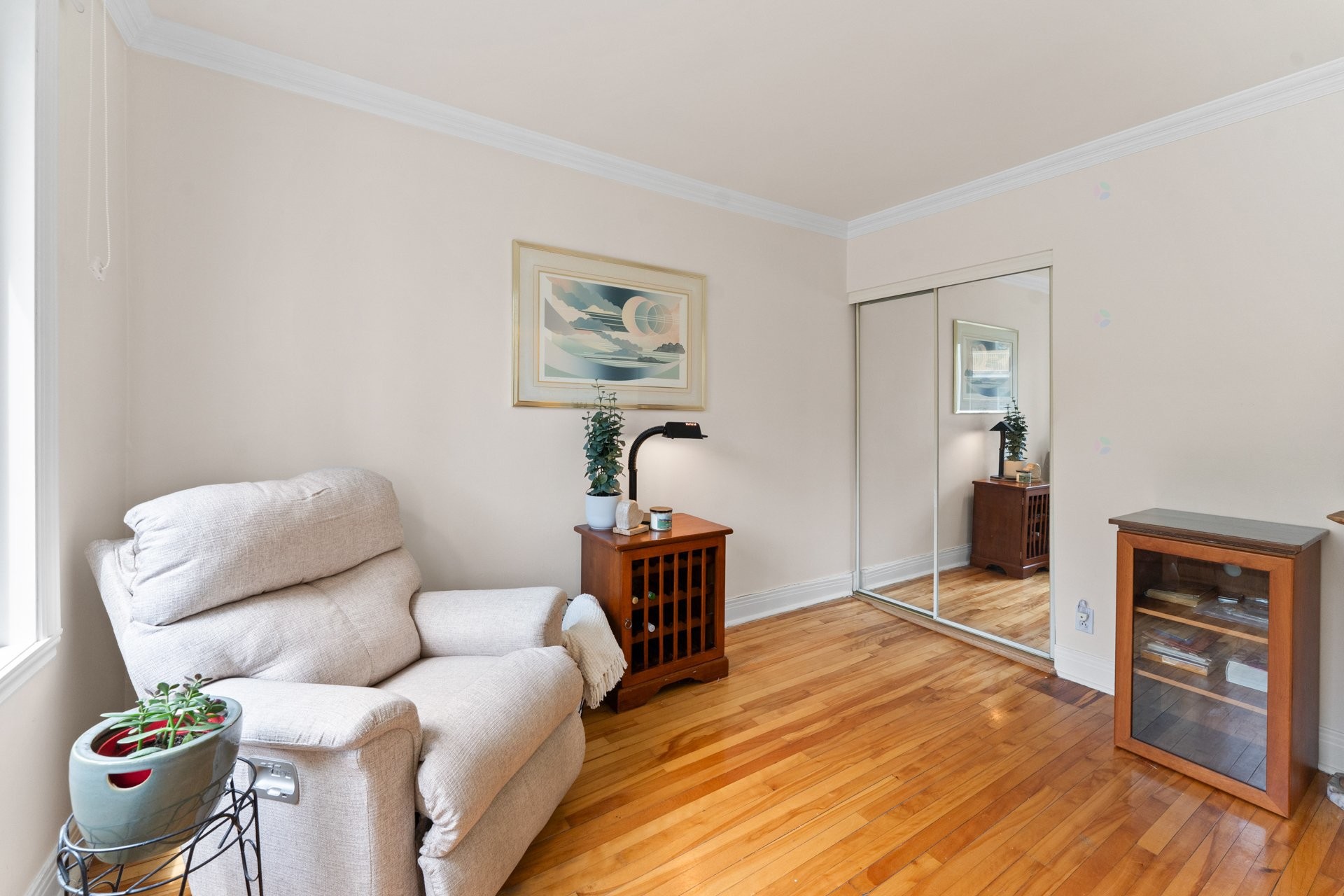 









2545


Av. Mercier

,
Montréal (Mercier/Hochelaga-Maisonneuve),




QC
H1L5H5

