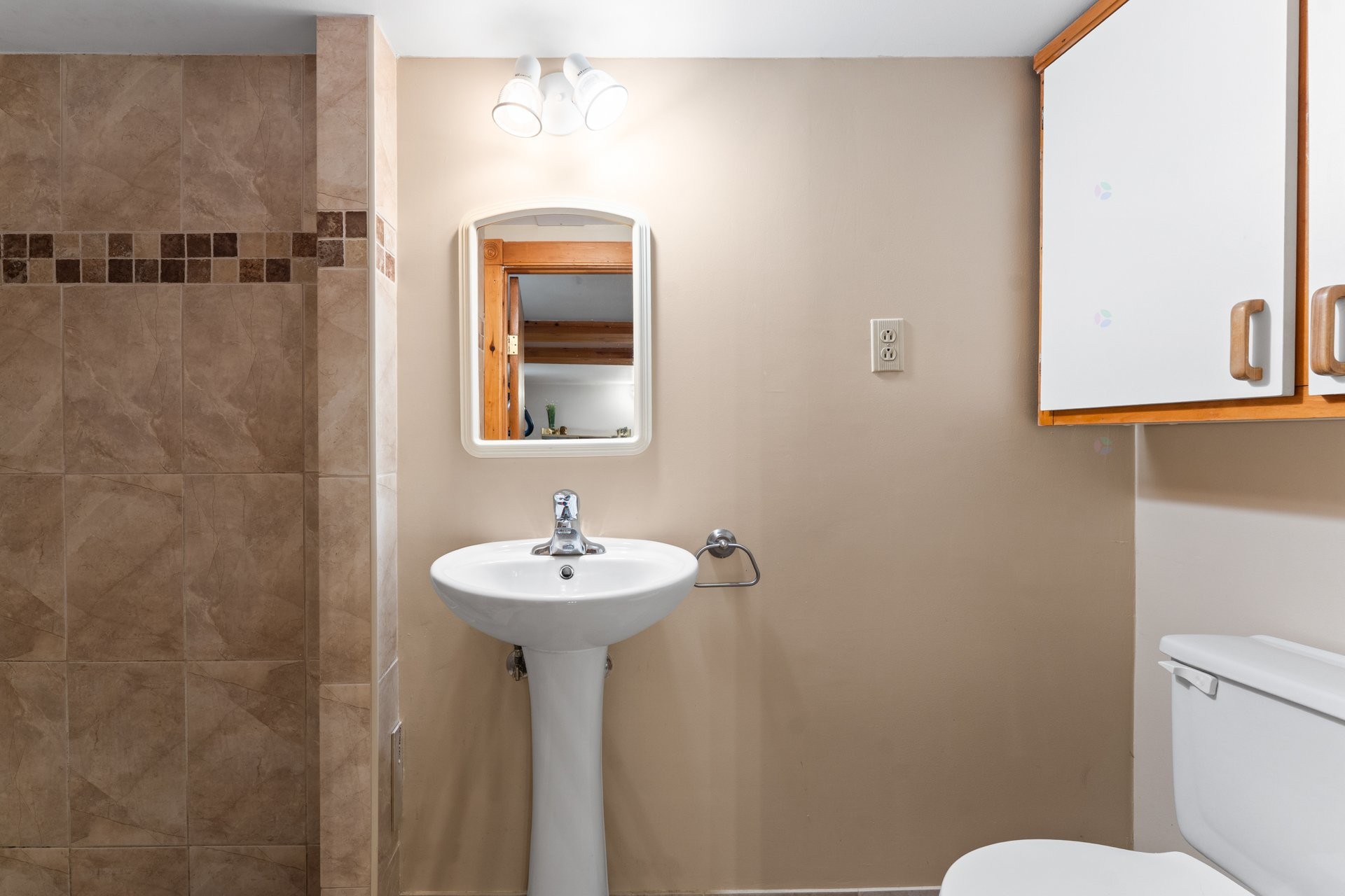 









2545


Av. Mercier

,
Montréal (Mercier/Hochelaga-Maisonneuve),




QC
H1L5H5

