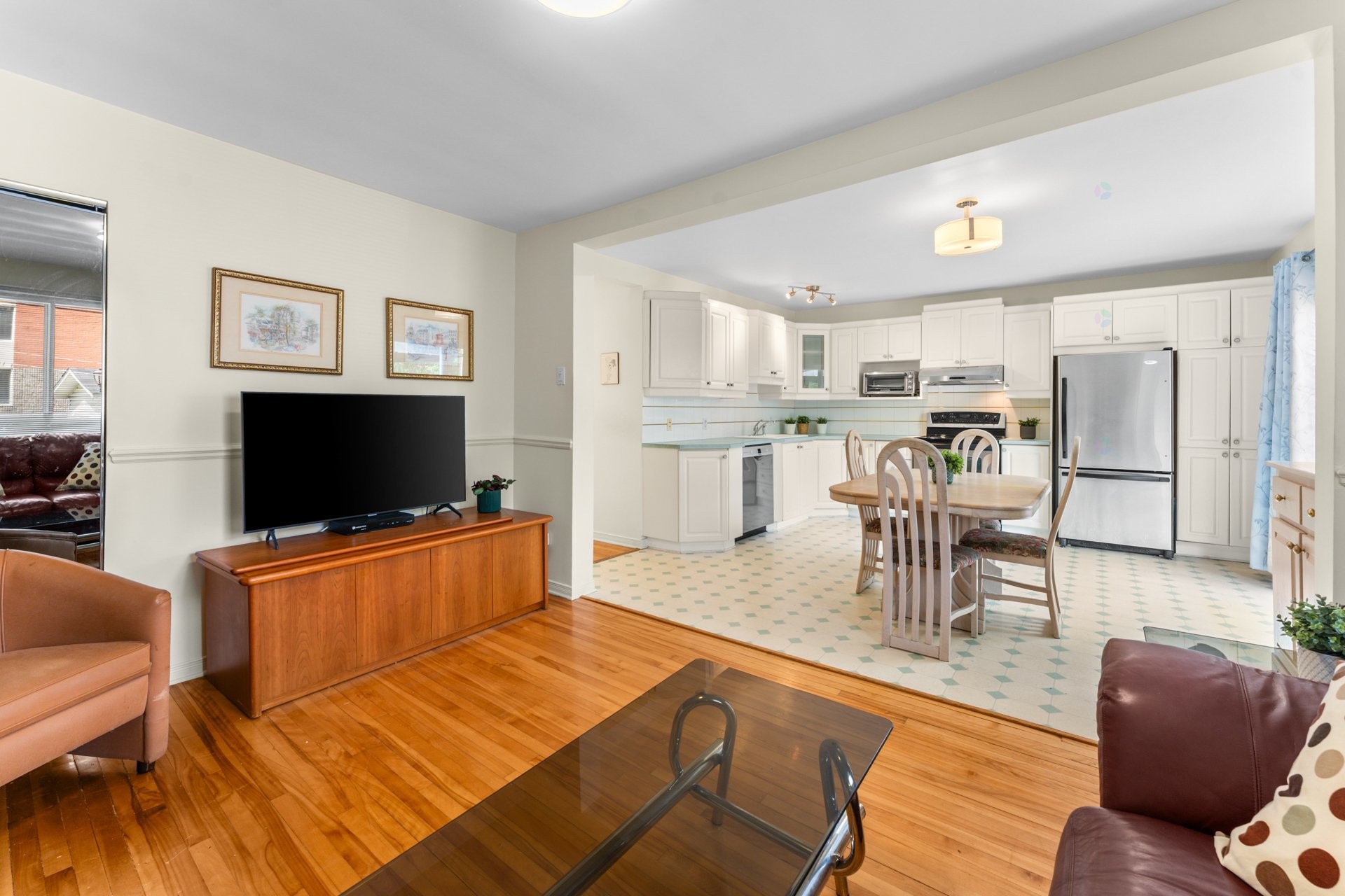 









2545


Av. Mercier

,
Montréal (Mercier/Hochelaga-Maisonneuve),




QC
H1L5H5

