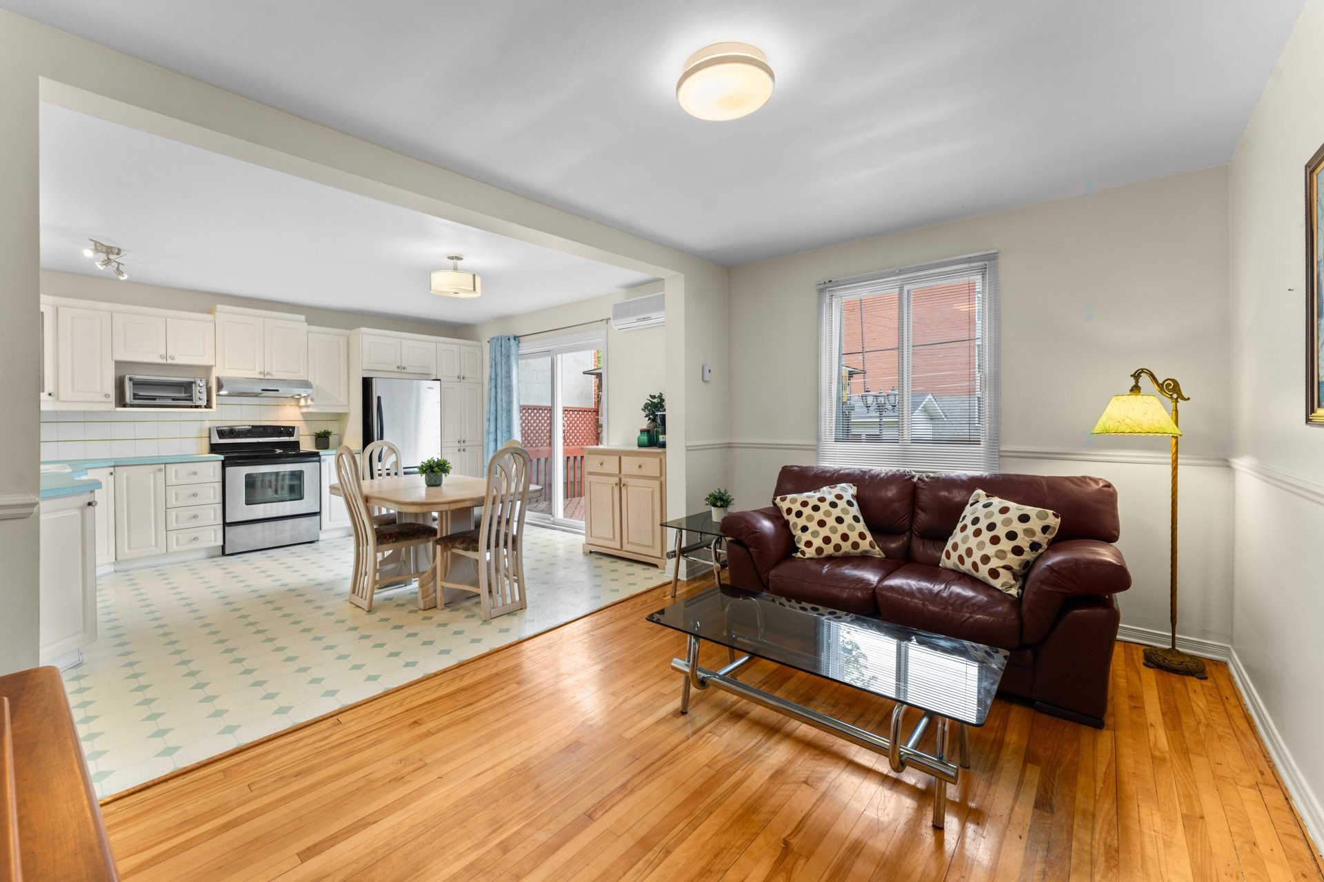 









2545


Av. Mercier

,
Montréal (Mercier/Hochelaga-Maisonneuve),




QC
H1L5H5

