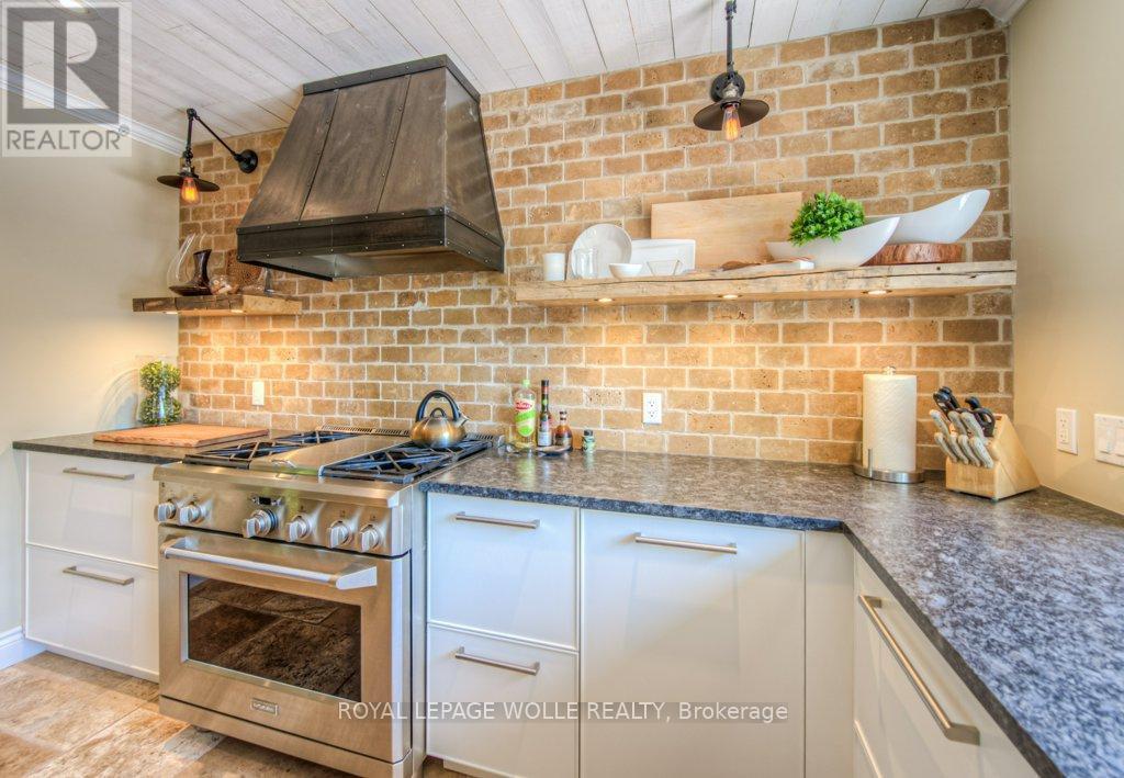 












8466 SIDEROAD 30

,
Centre Wellington,




Ontario
N0B2K0

